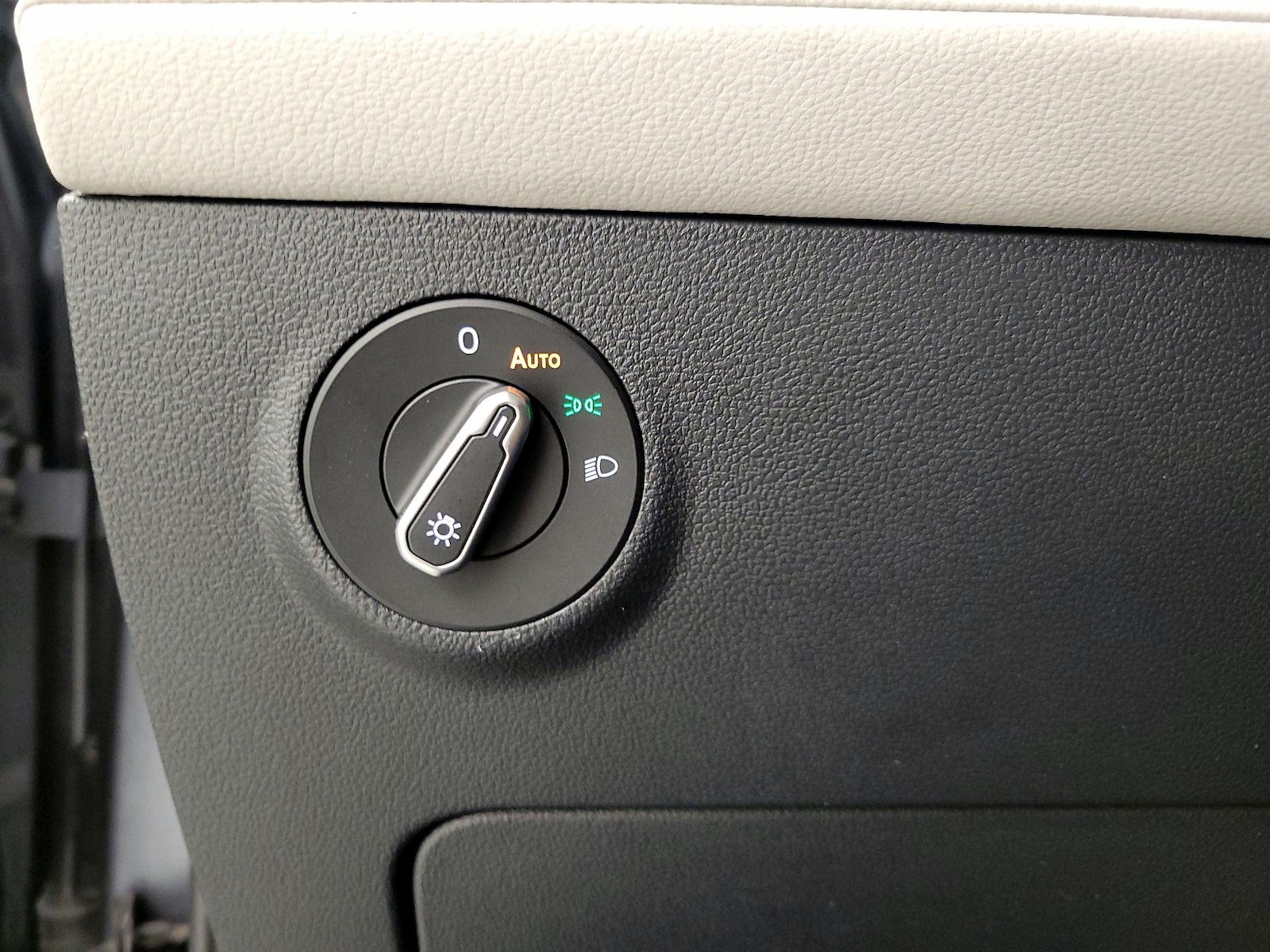 2025 Volkswagen Taos S - Photo 14