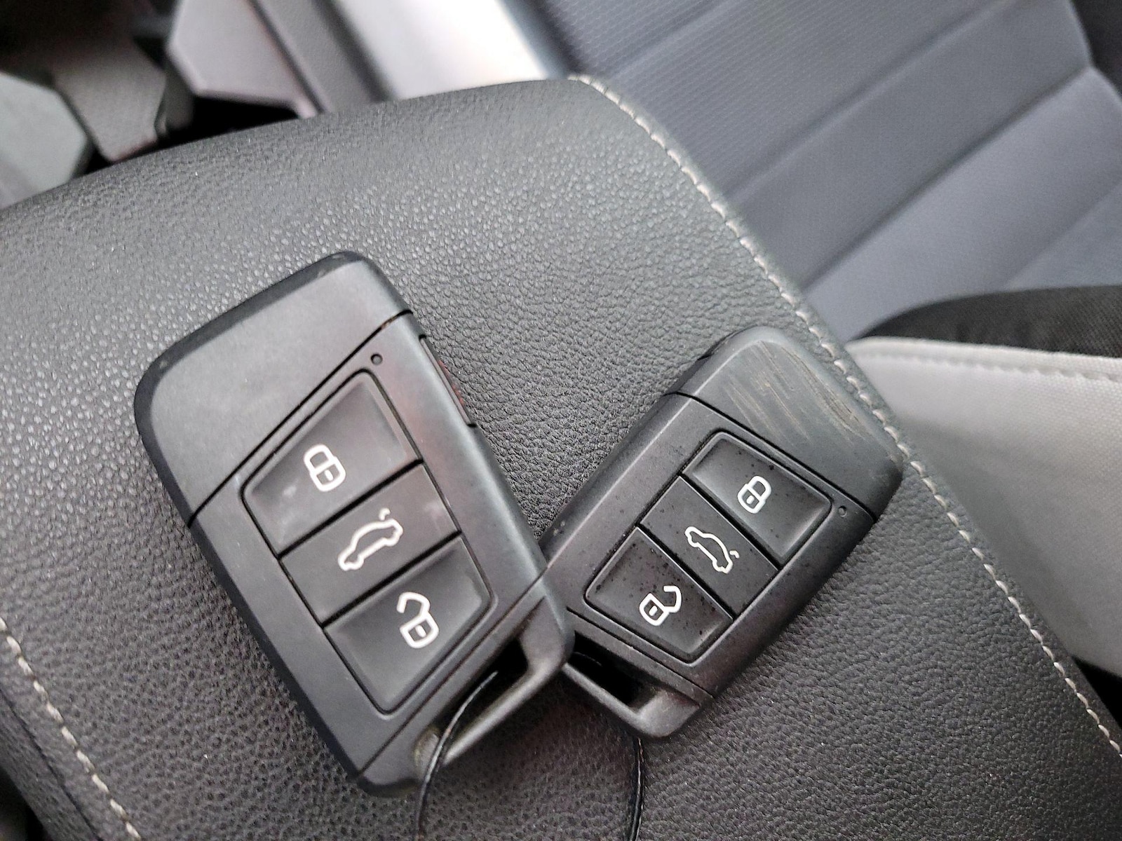 2025 Volkswagen Taos S - Photo 23
