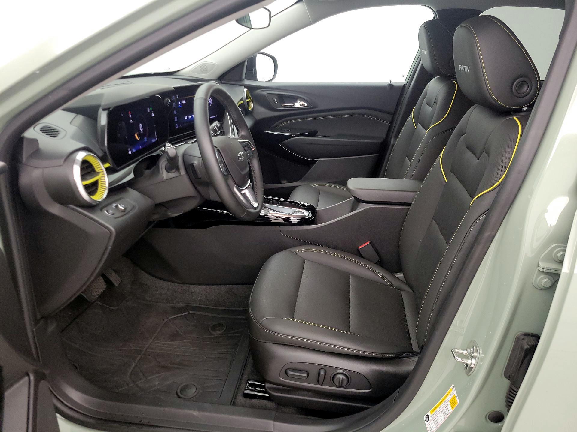 Thumbnail: 2025 Chevrolet Trax - 11