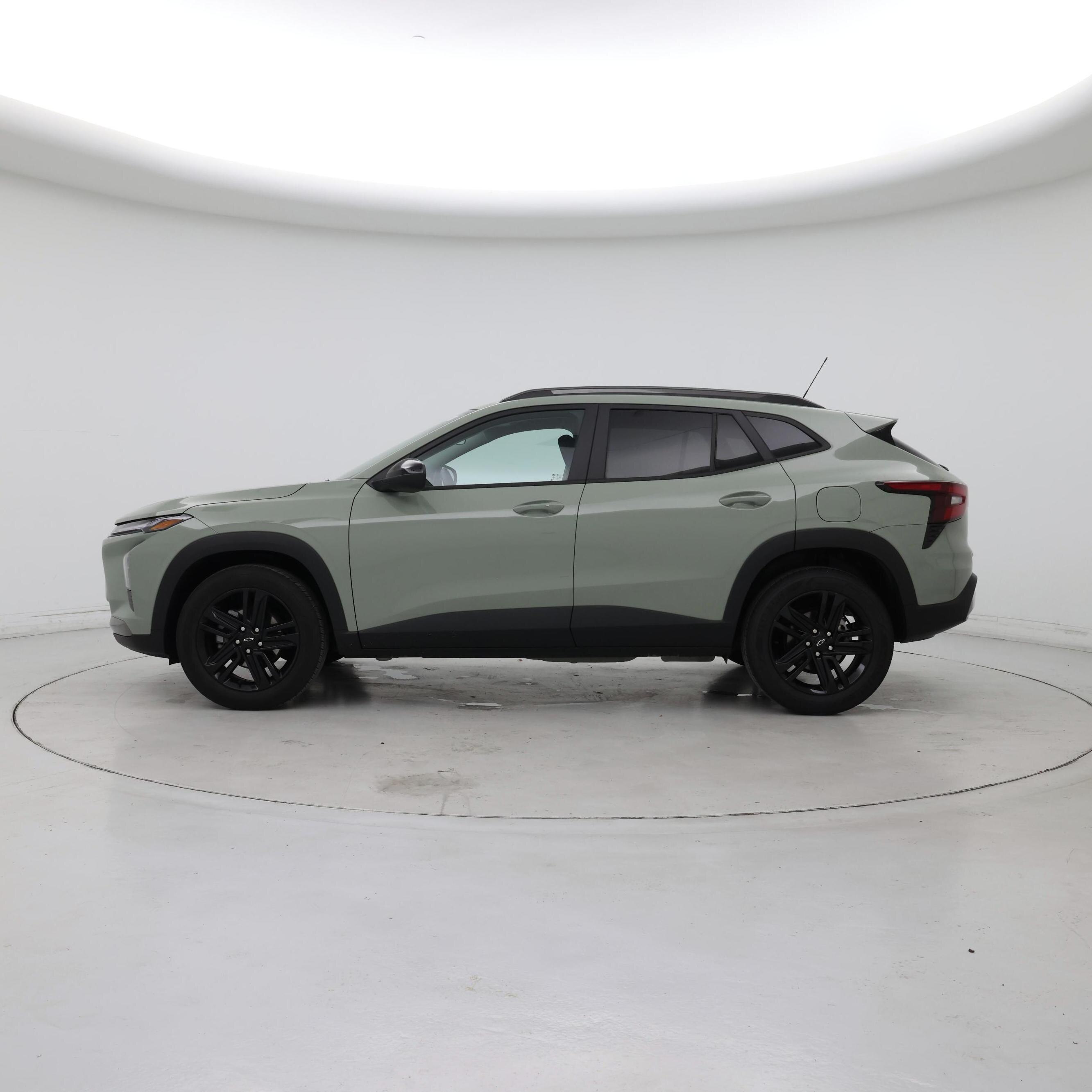 Thumbnail: 2025 Chevrolet Trax - 3