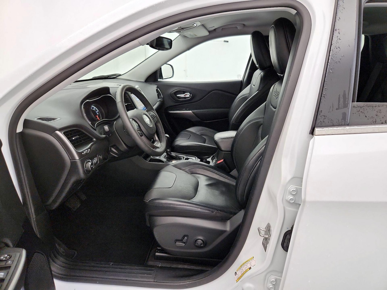 2022 Jeep Cherokee Latitude Lux - Photo 12