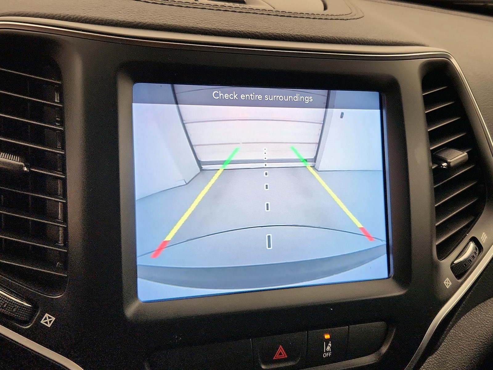 2022 Jeep Cherokee Latitude Lux - Photo 15