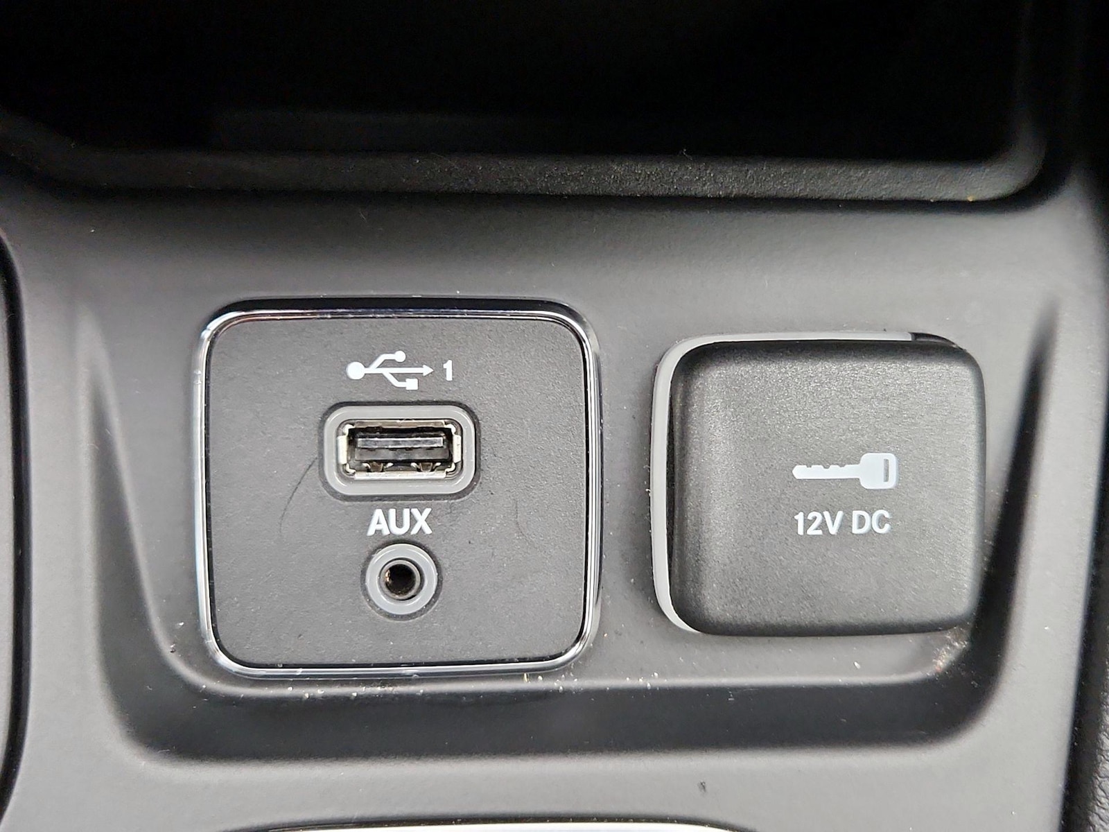 2022 Jeep Cherokee Latitude Lux - Photo 19