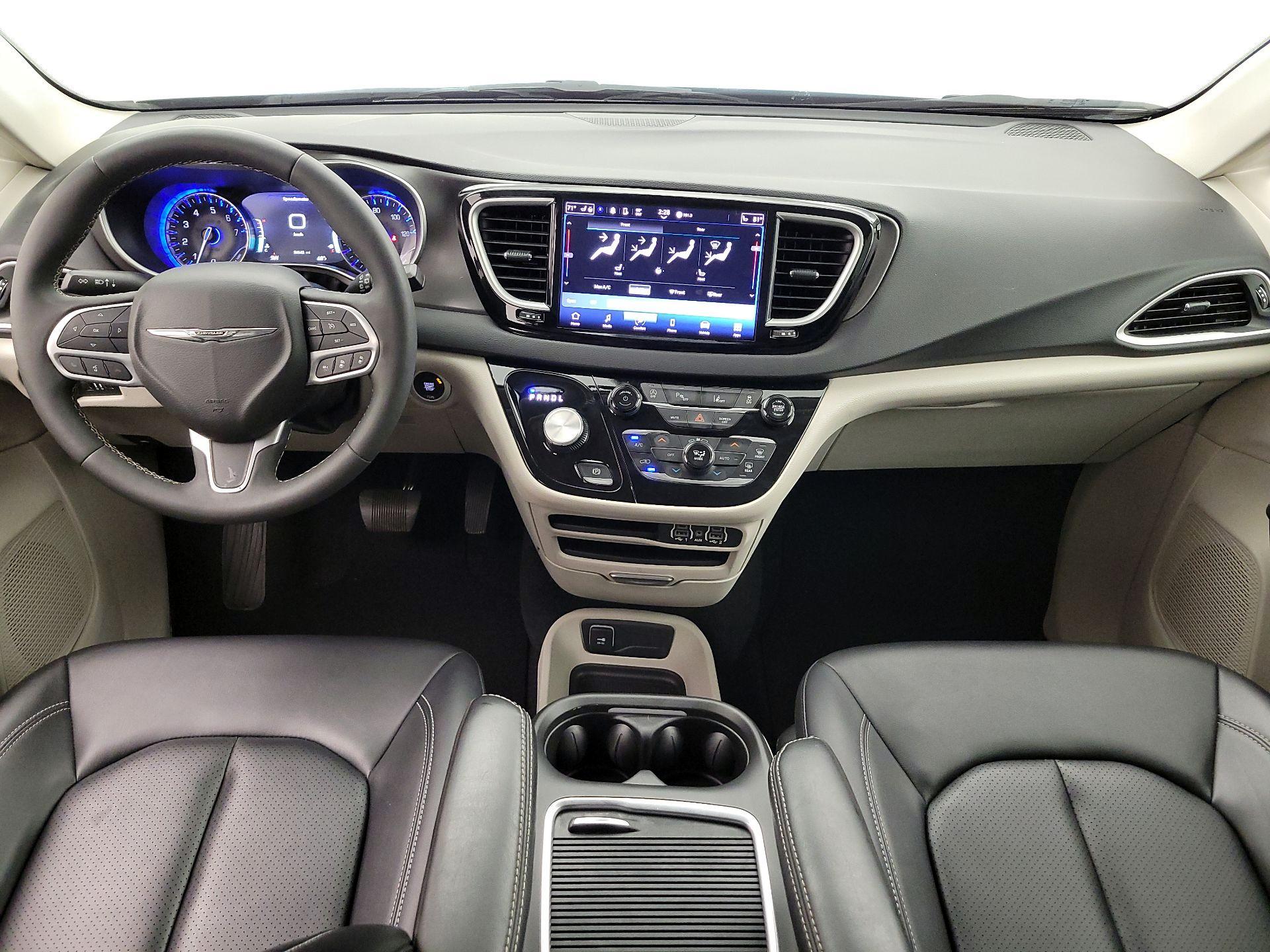 Thumbnail: 2024 Chrysler Pacifica - 9