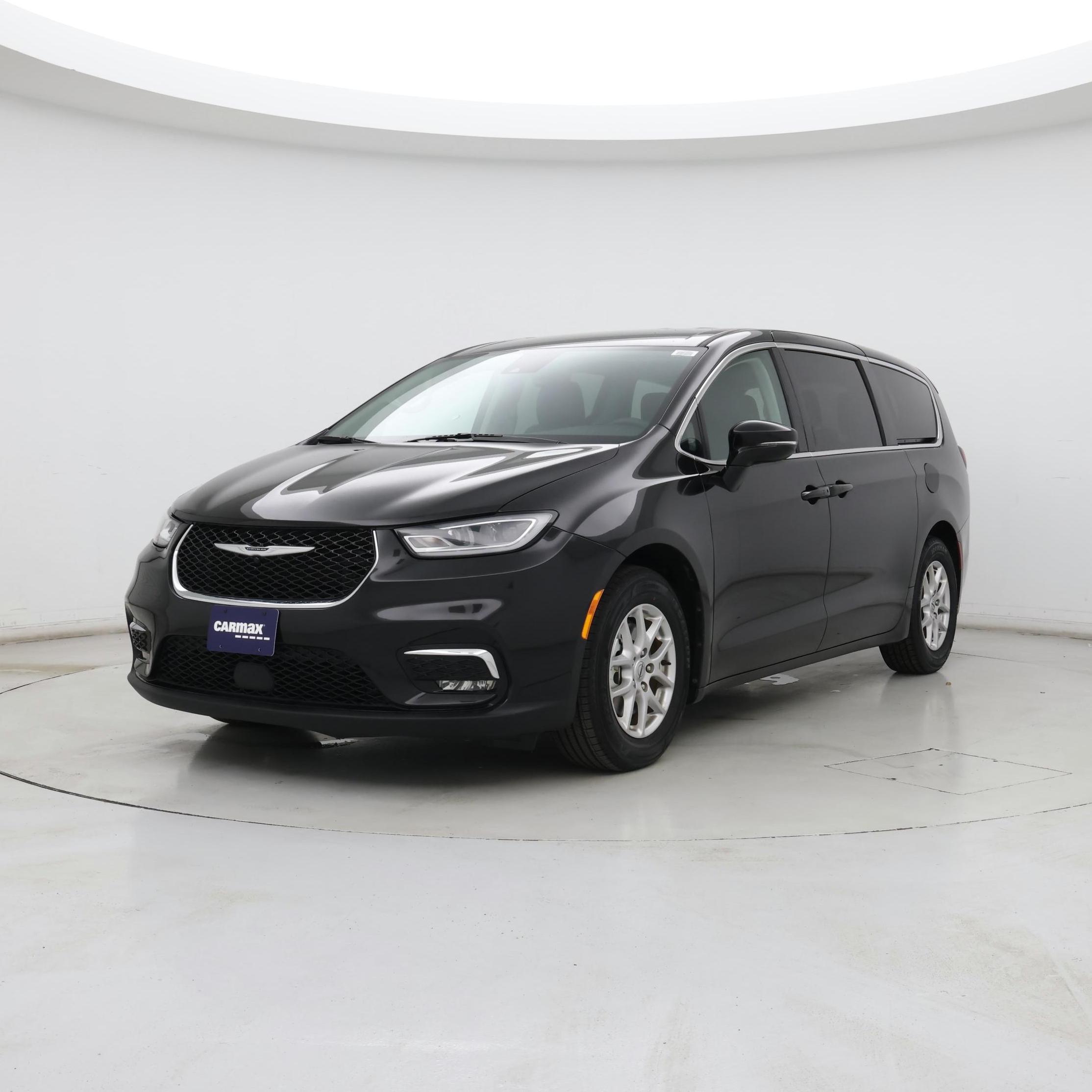 Thumbnail: 2024 Chrysler Pacifica - 4