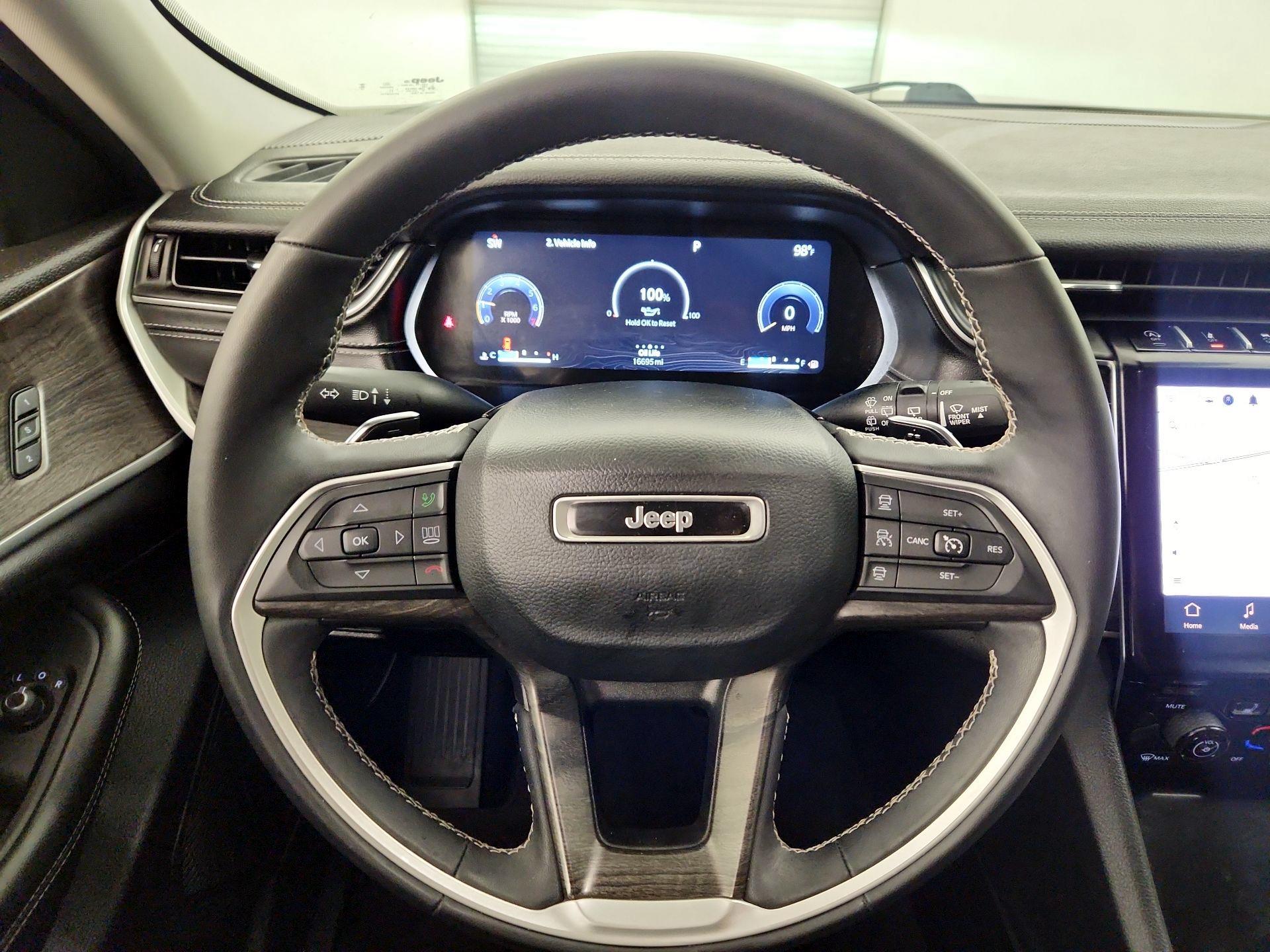 Thumbnail: 2023 Jeep Grand Cherokee - 10