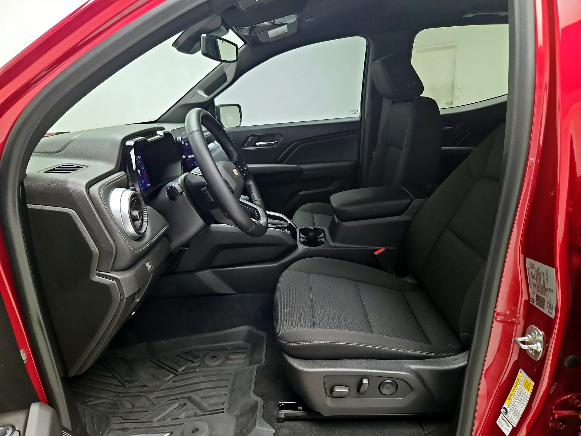 Thumbnail: 2025 Chevrolet Colorado - 11