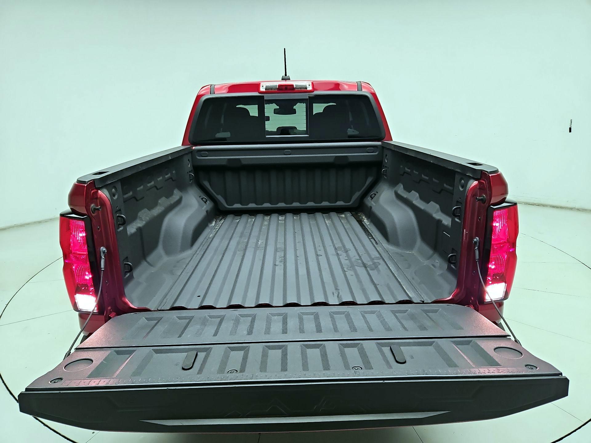 Thumbnail: 2025 Chevrolet Colorado - 18