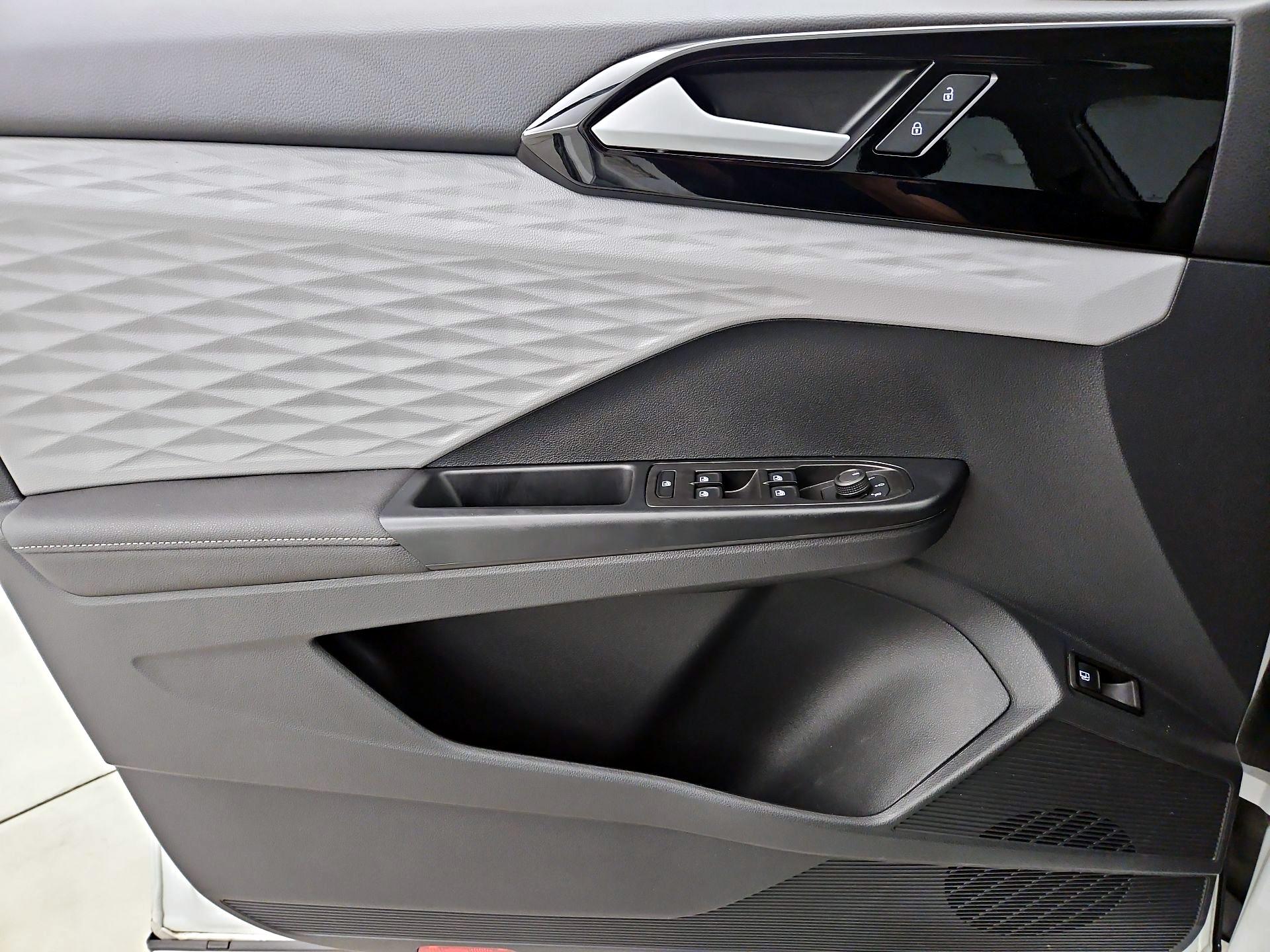 Thumbnail: 2024 Volkswagen Taos - 12