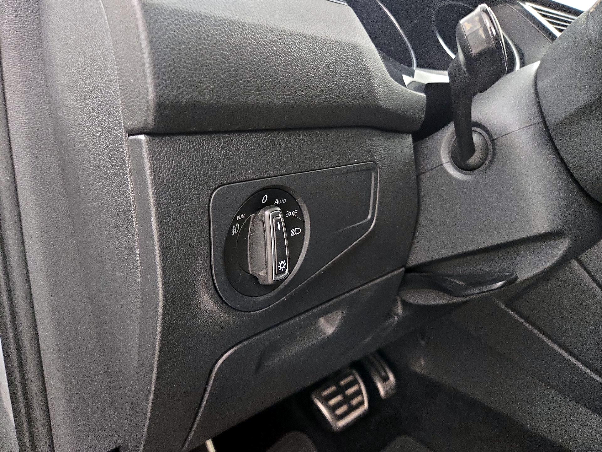 Thumbnail: 2020 Volkswagen Tiguan - 13