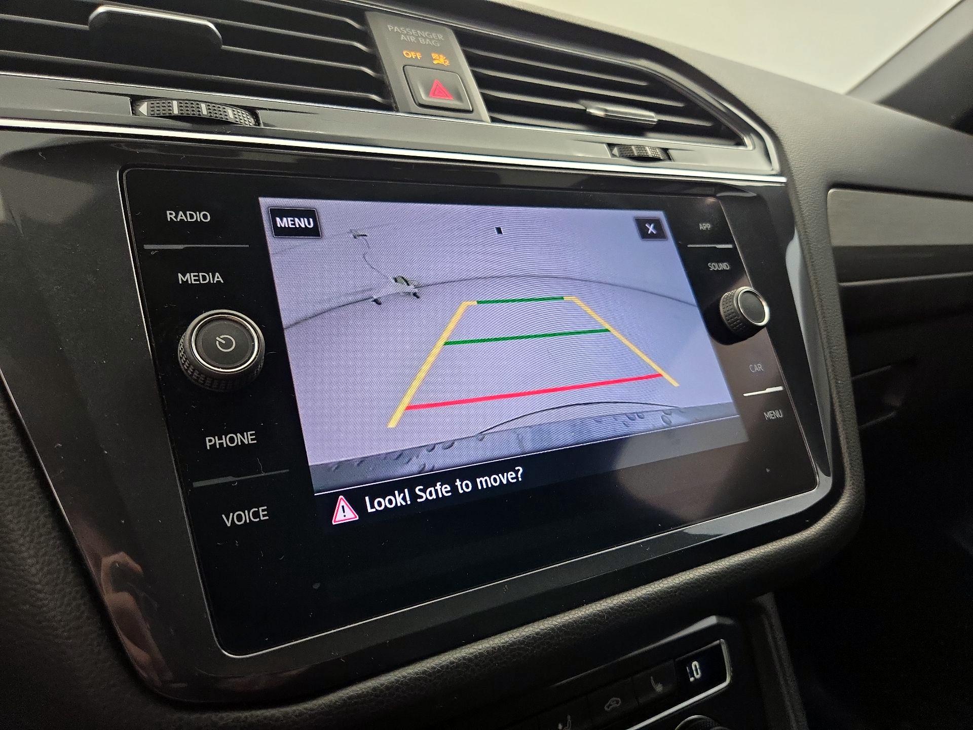 Thumbnail: 2020 Volkswagen Tiguan - 14