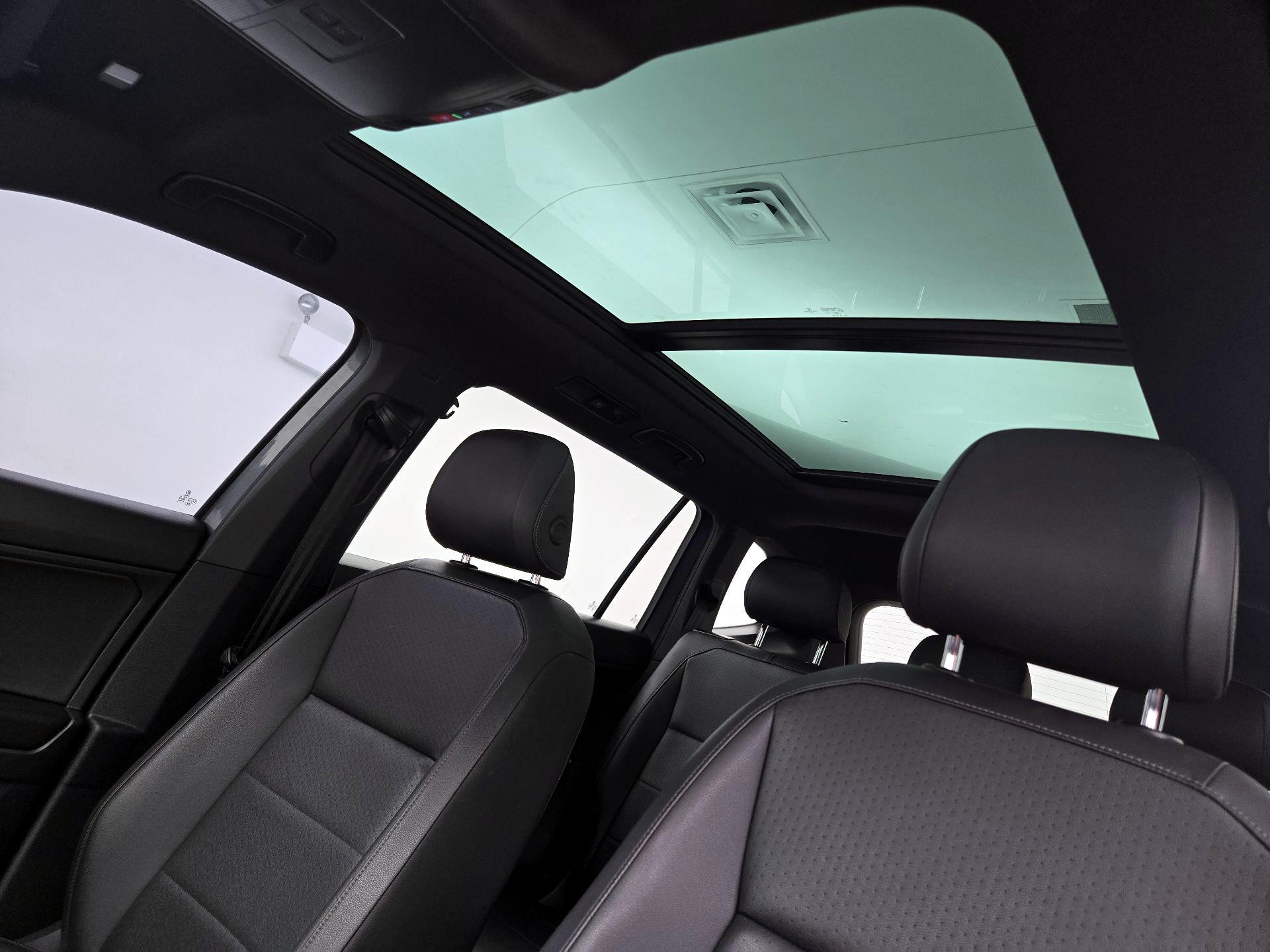 Thumbnail: 2020 Volkswagen Tiguan - 19