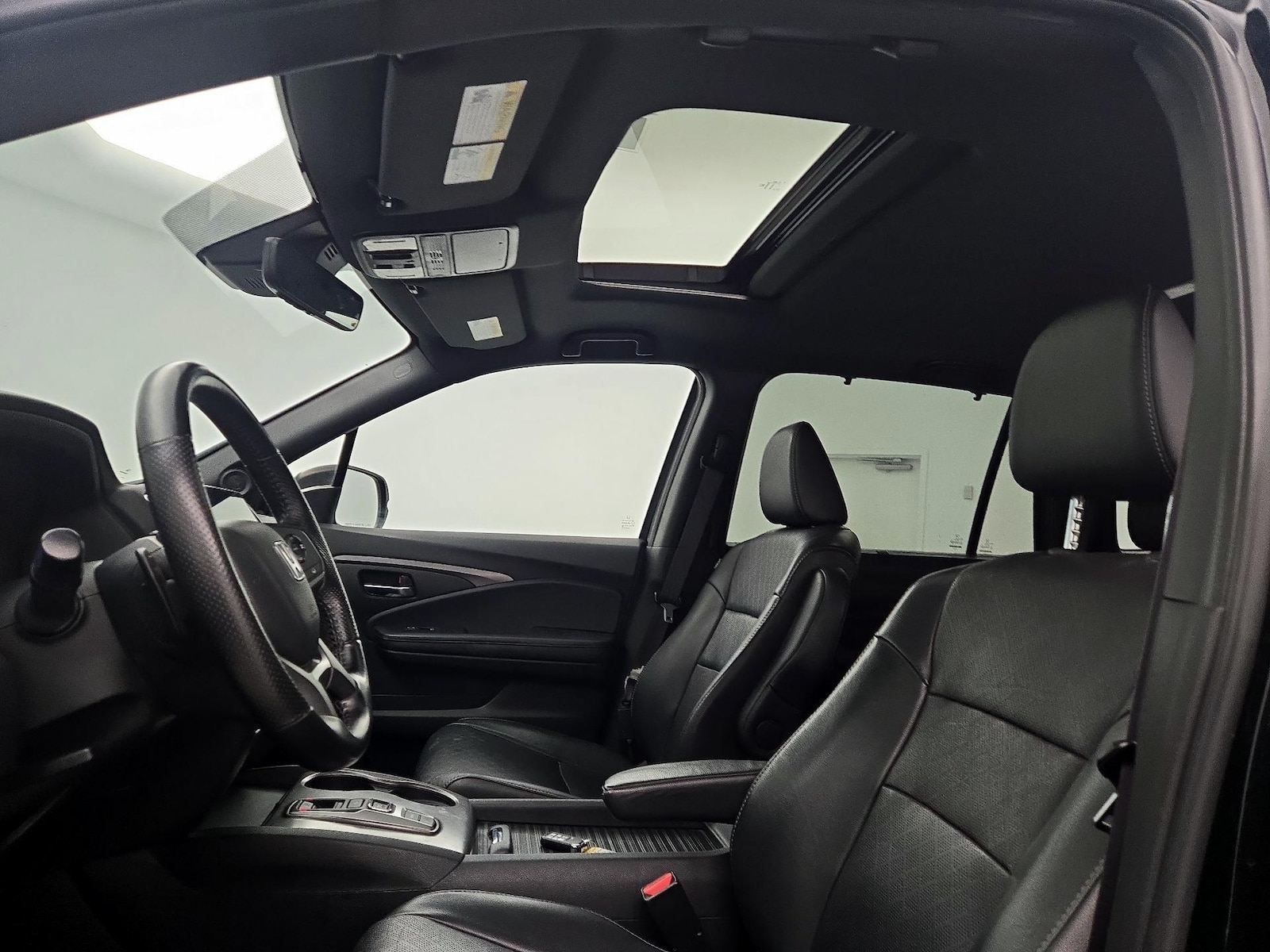 Sunroof(s) & Overhead Airbags