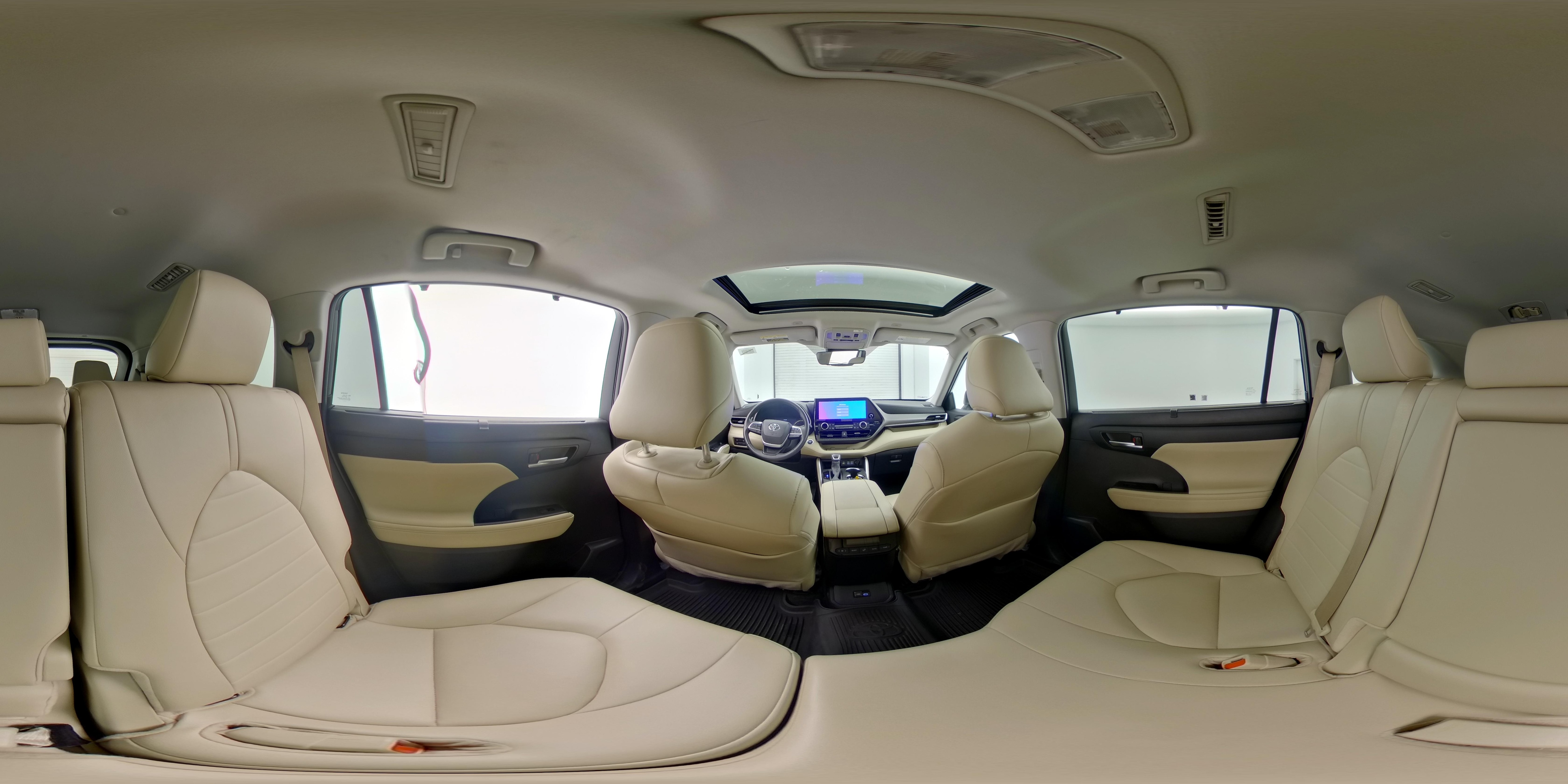 2024 Toyota Highlander LE - Photo 28
