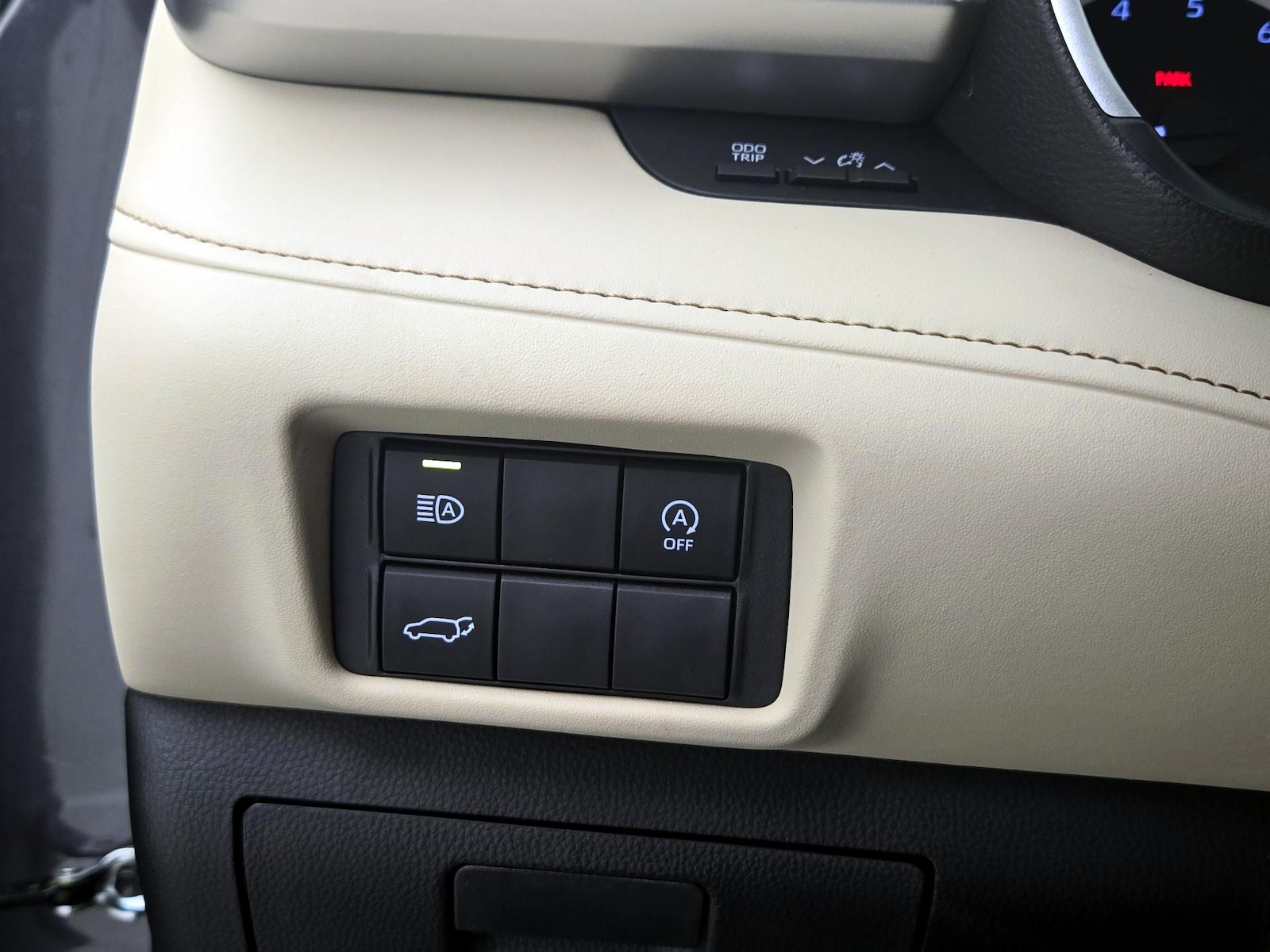 2024 Toyota Highlander LE - Photo 14