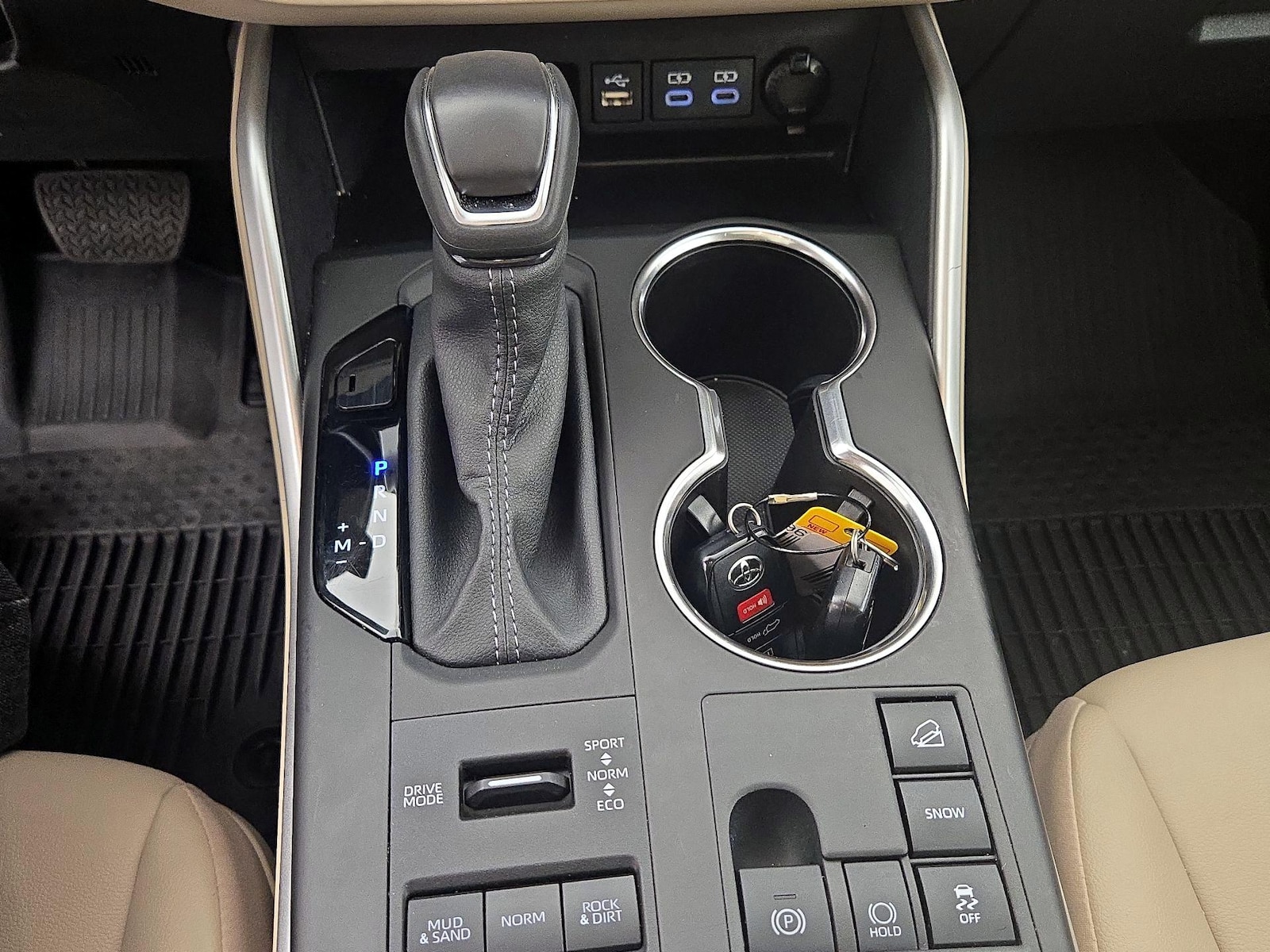 2024 Toyota Highlander LE - Photo 18
