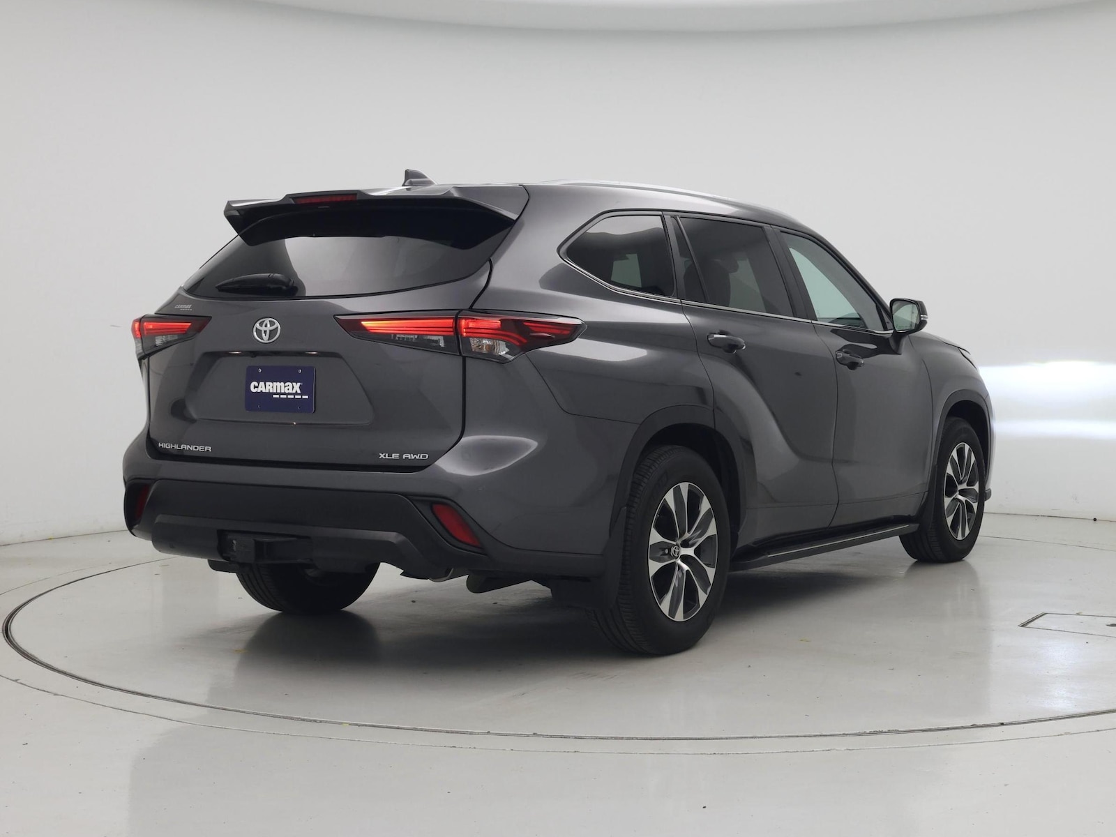 2024 Toyota Highlander LE - Photo 9