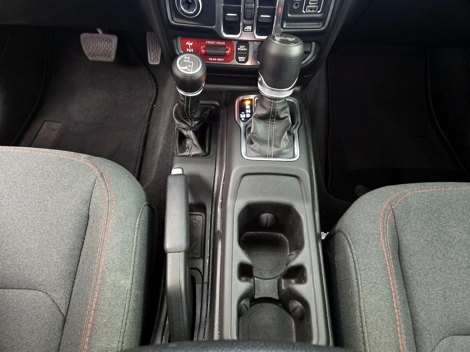 2025 Jeep Wrangler 4-Door Rubicon - Photo 18