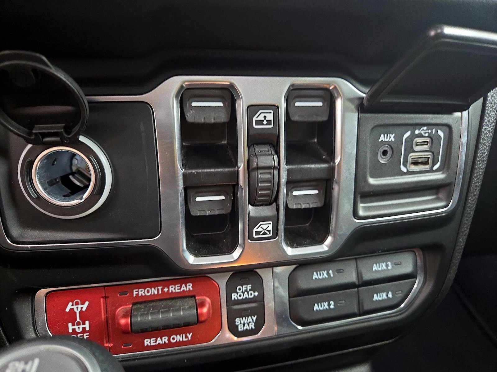 2025 Jeep Wrangler 4-Door Rubicon - Photo 19