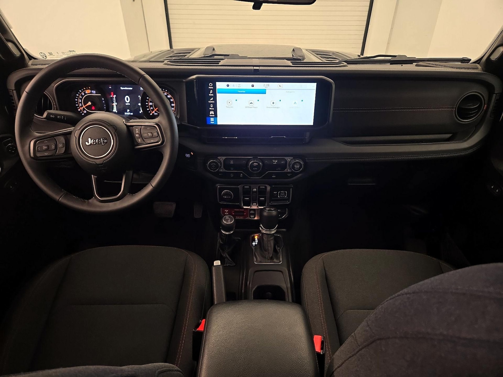 Apple CarPlay® & Android Auto™