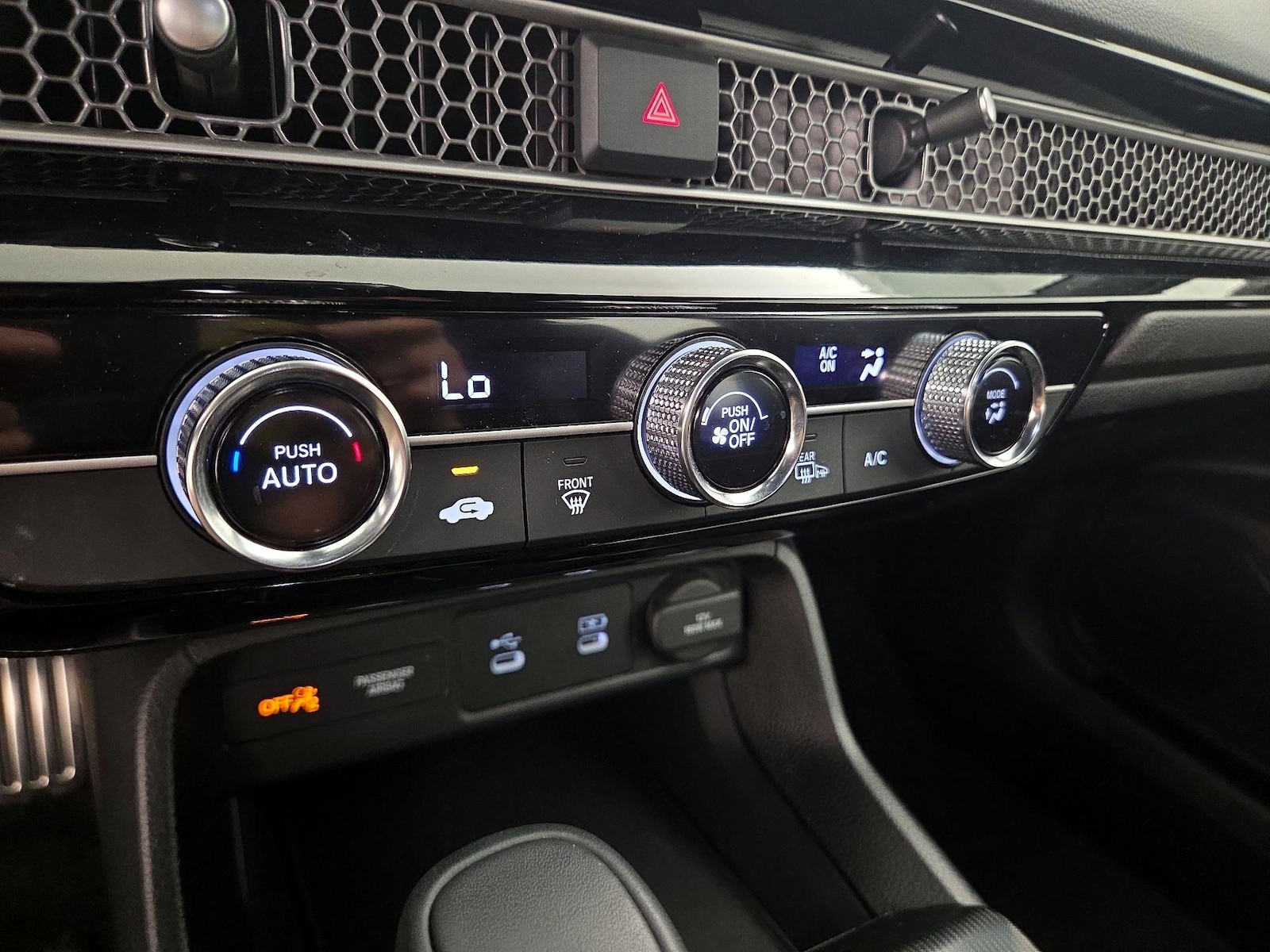 2025 Honda Civic Sport - Photo 17