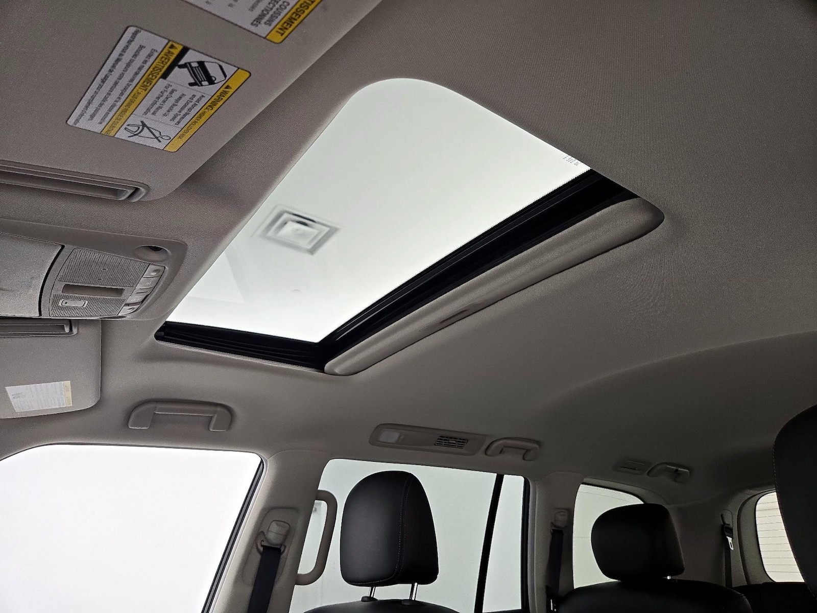 Sunroof(s) & Overhead Airbags
