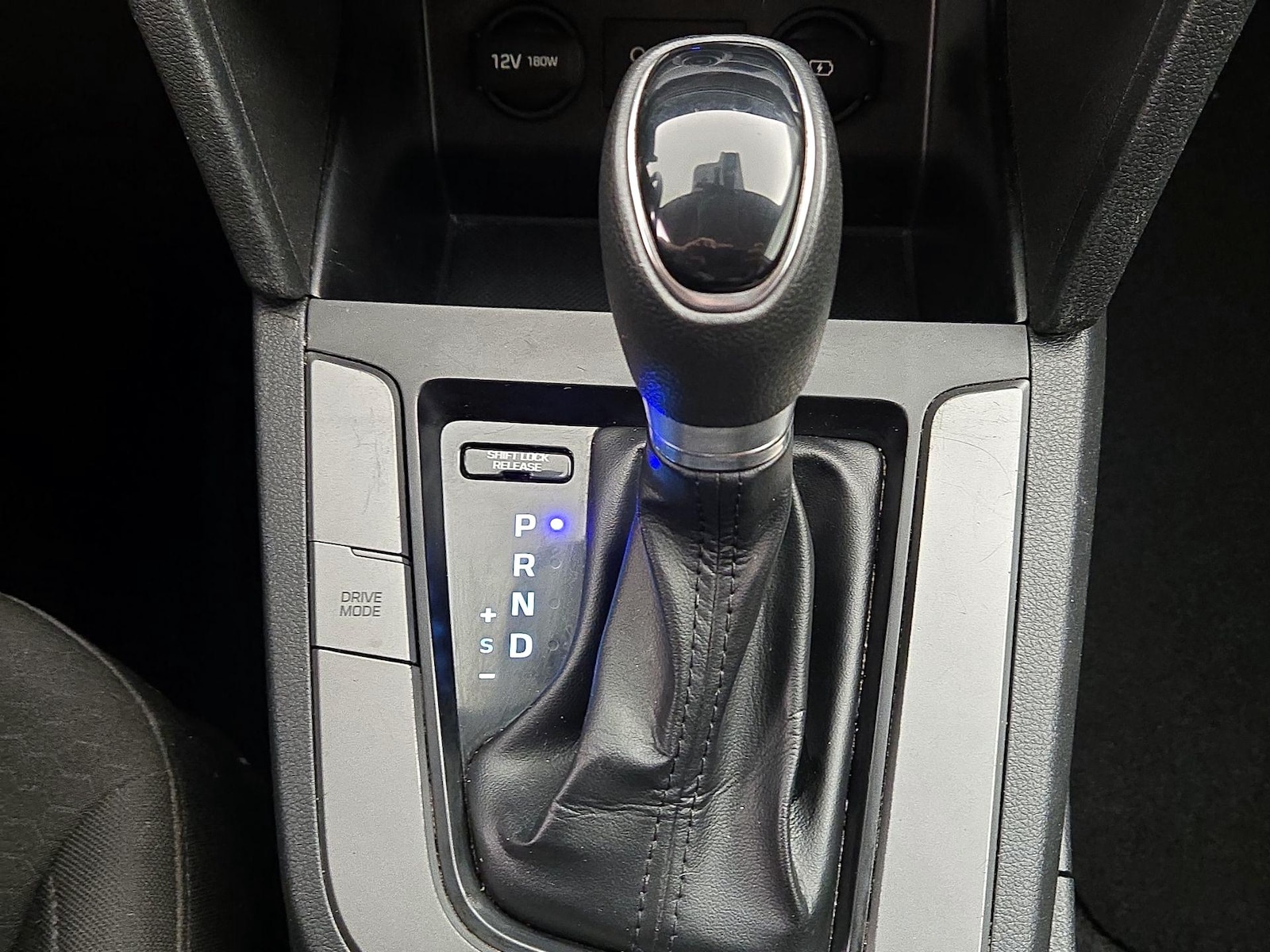 2020 Hyundai Elantra SEL - Photo 18