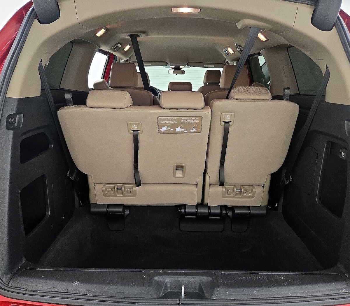 Trunk/Cargo (Seats Up)