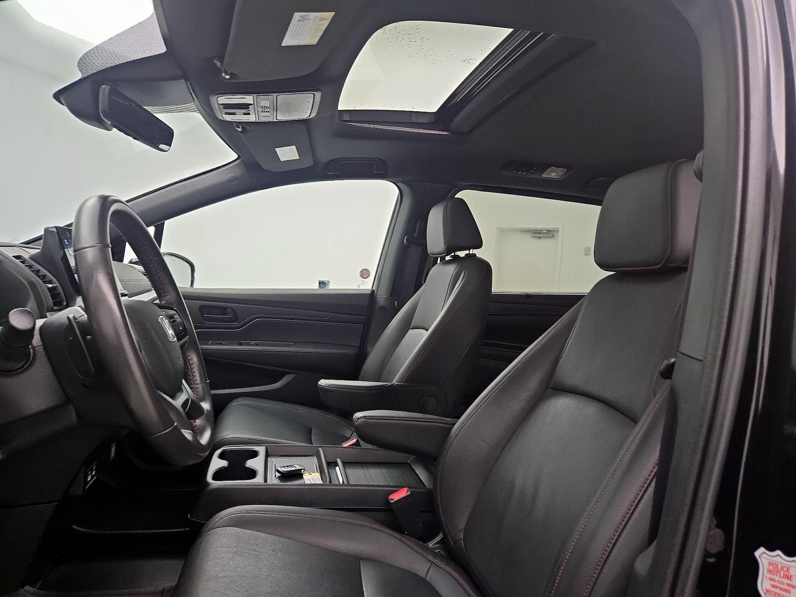 Sunroof(s) & Overhead Airbags
