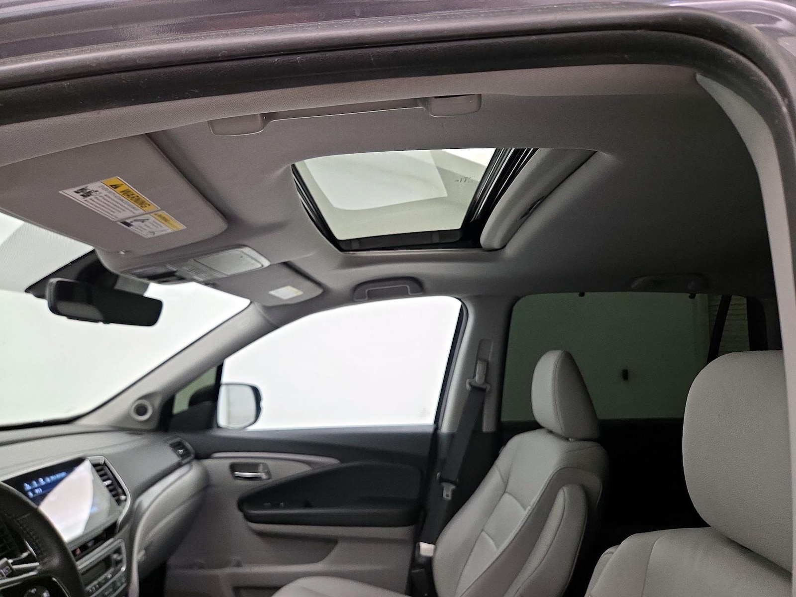 Sunroof(s) & Overhead Airbags