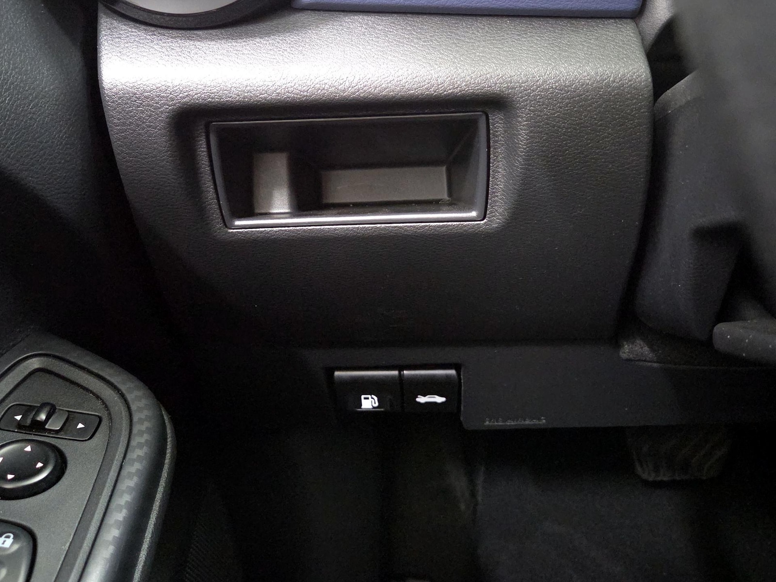 2024 Nissan Versa Sedan SV - Photo 14