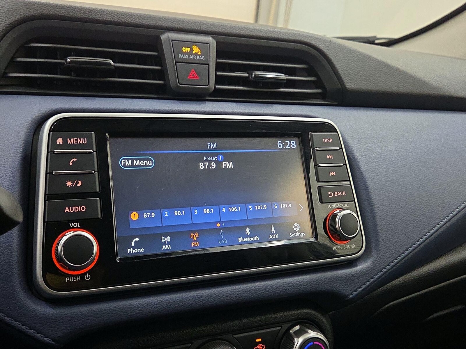 2024 Nissan Versa Sedan SV - Photo 16