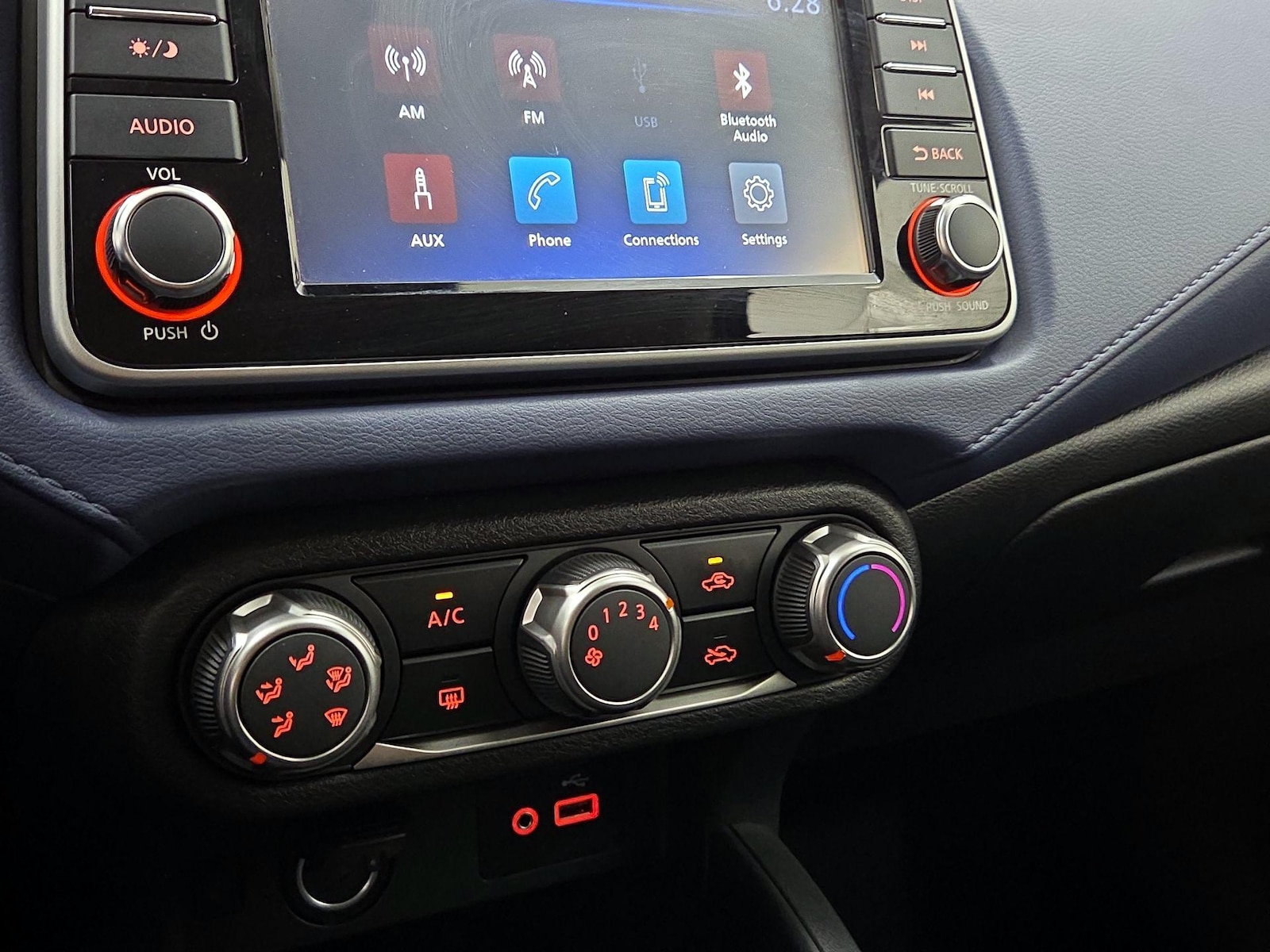 2024 Nissan Versa Sedan SV - Photo 17