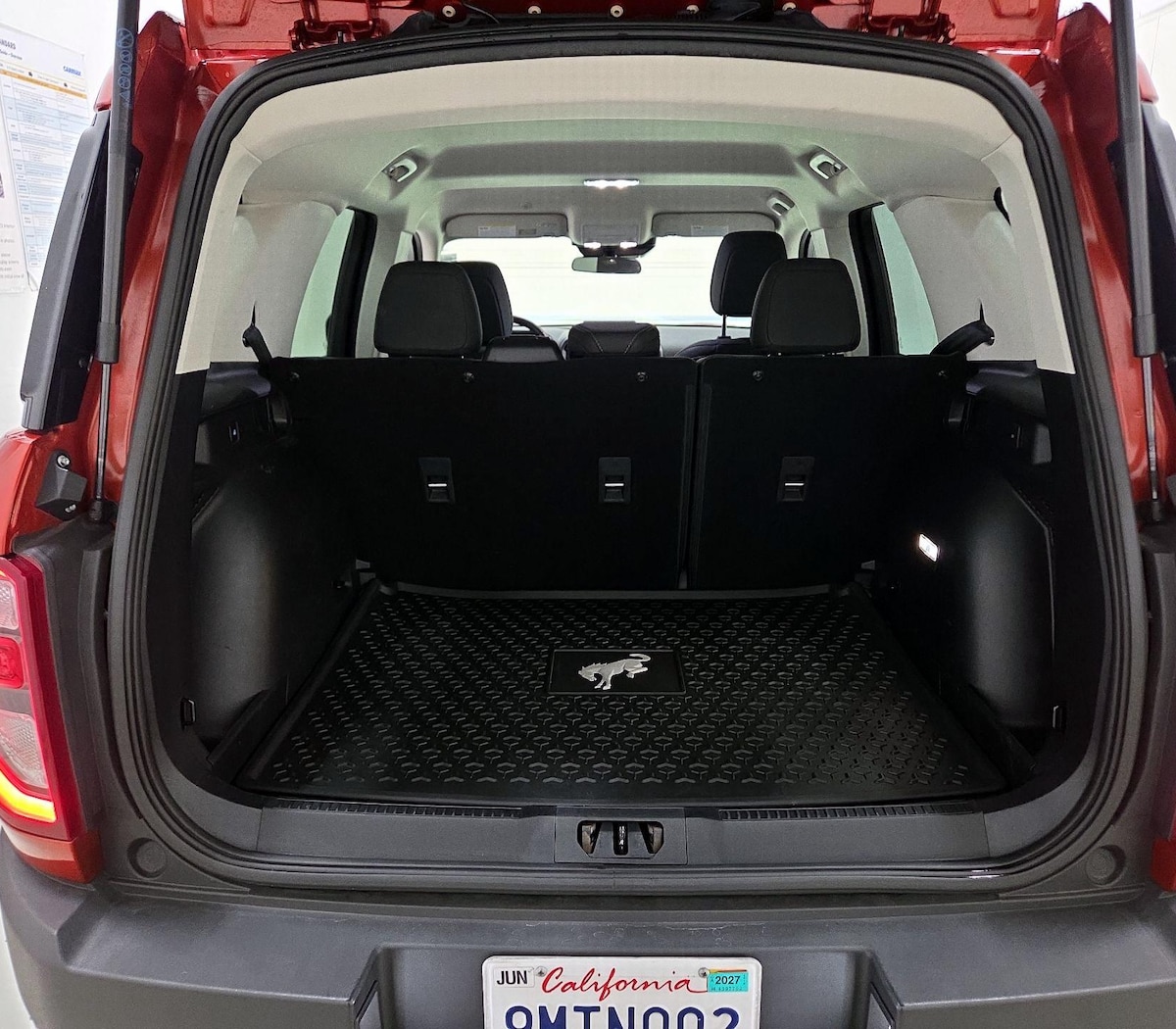 Trunk/Cargo (Seats Up)