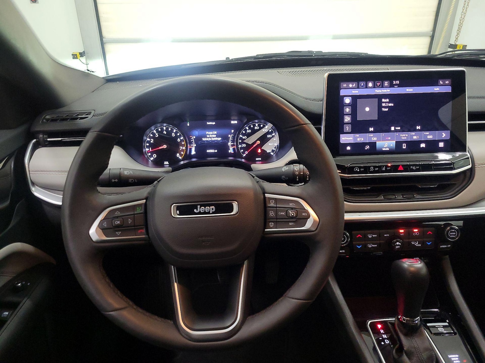 2025 Jeep Compass Limited - Photo 11