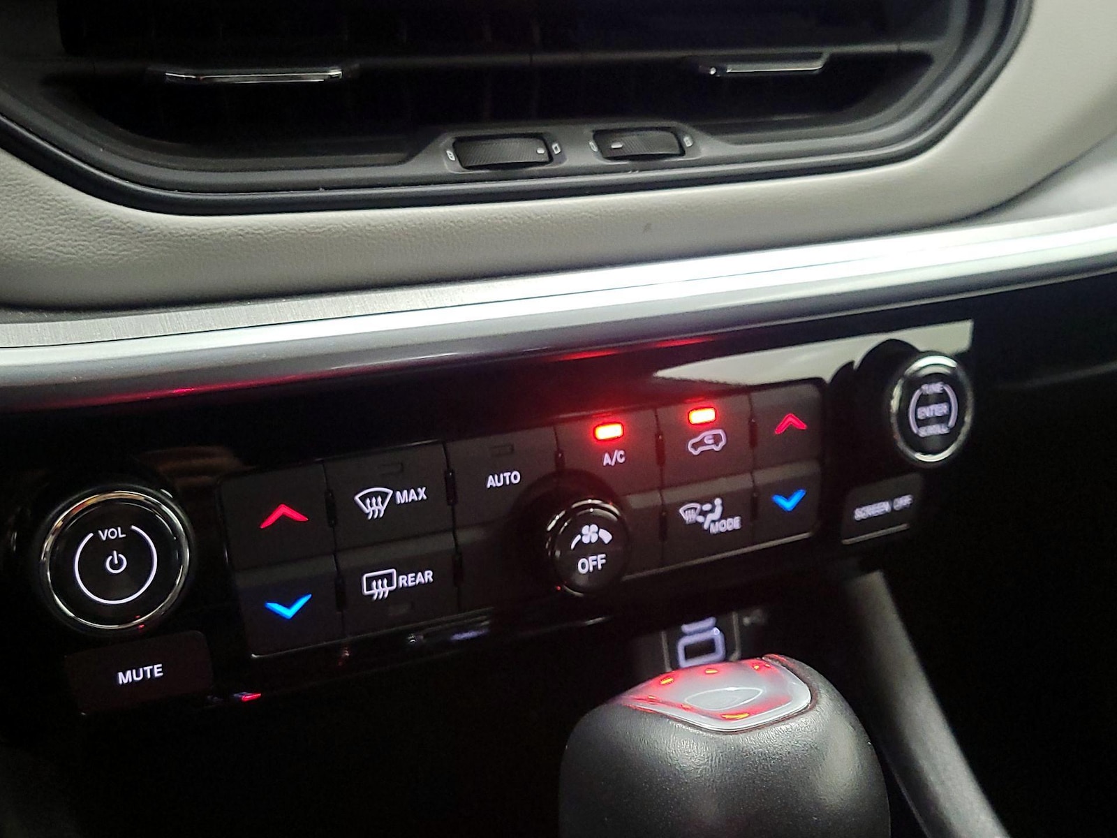 2025 Jeep Compass Limited - Photo 17
