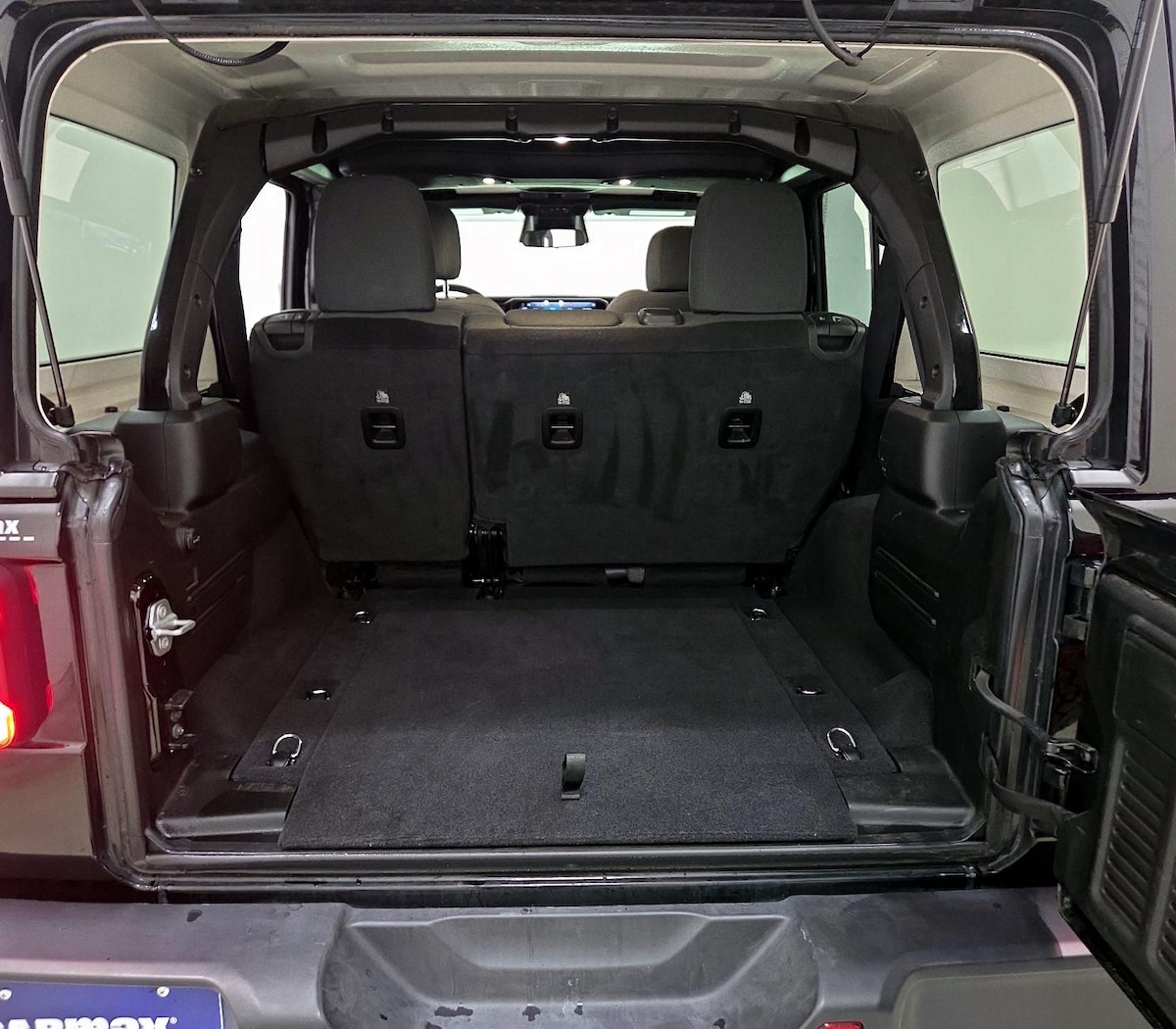 Trunk/Cargo (Seats Up)