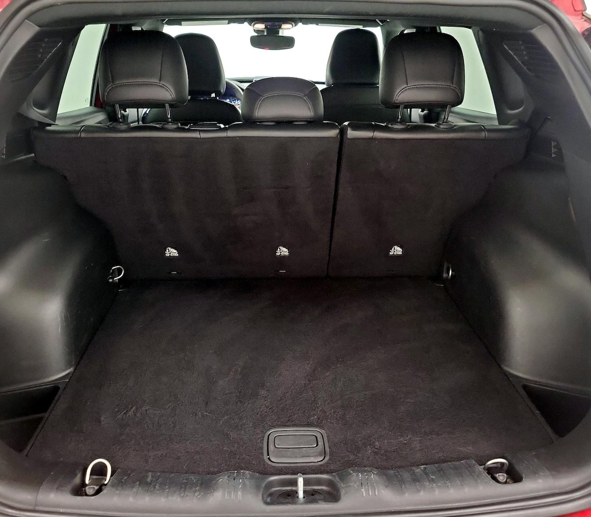 Trunk/Cargo (Seats Up)