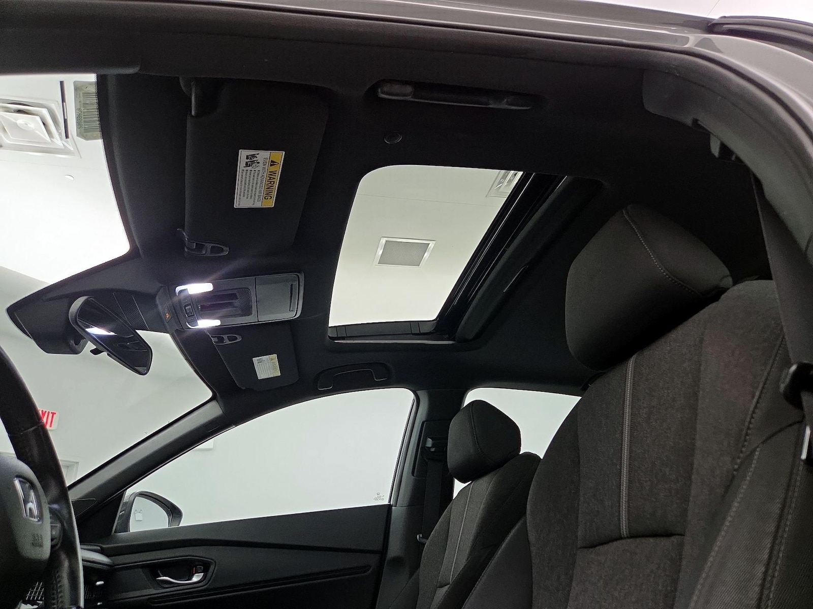 Sunroof(s) & Overhead Airbags