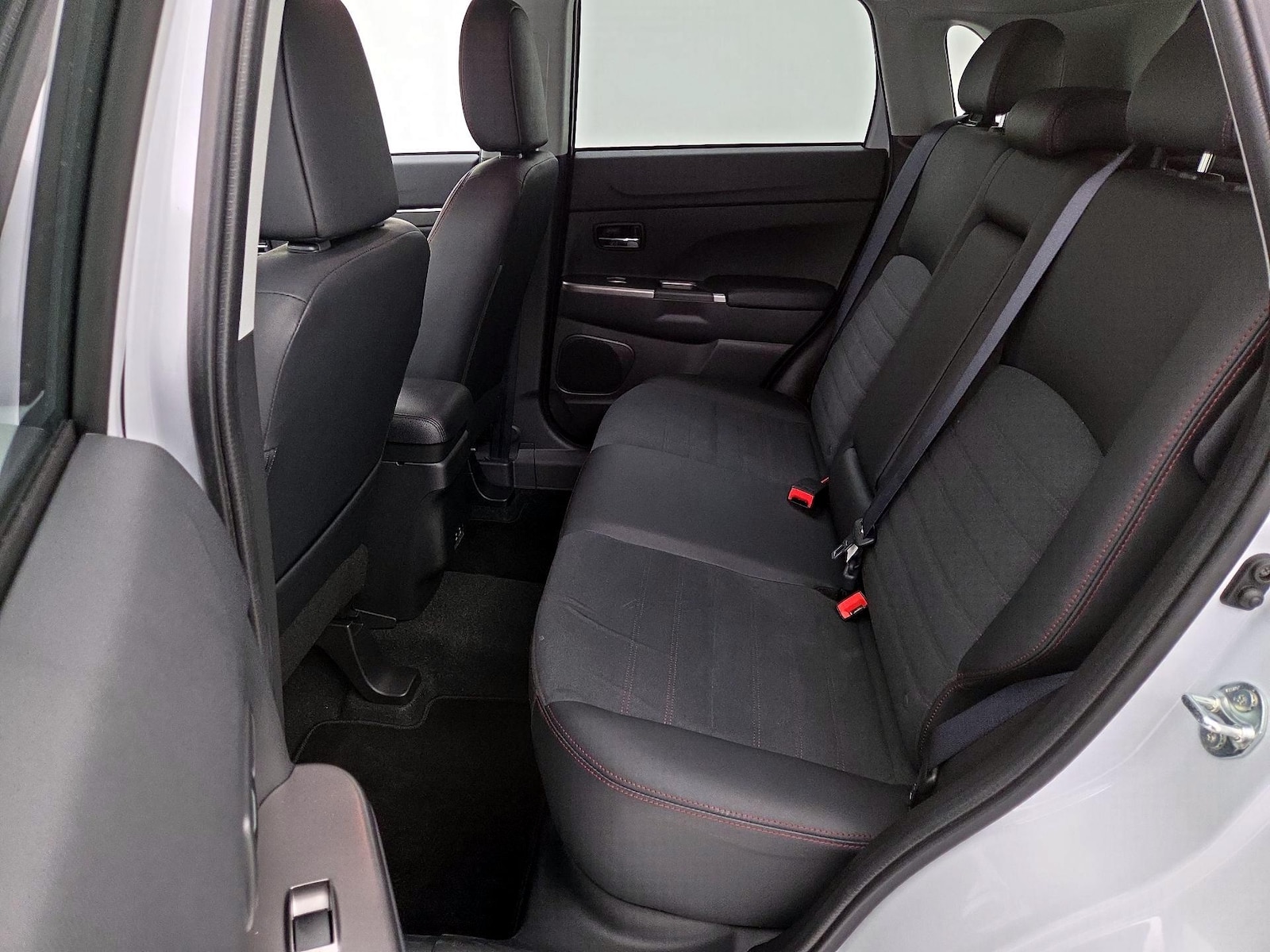 2025 Mitsubishi Outlander Sport SE - Photo 20