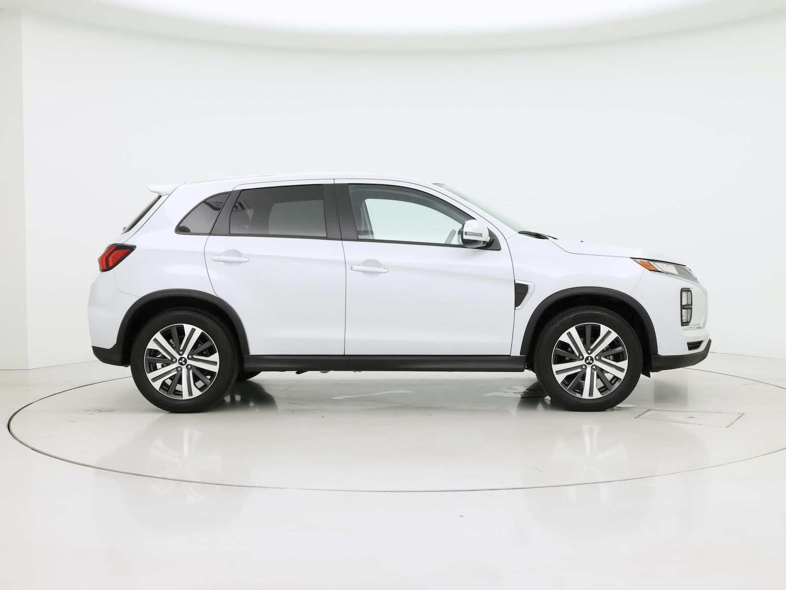 2025 Mitsubishi Outlander Sport SE - Photo 8