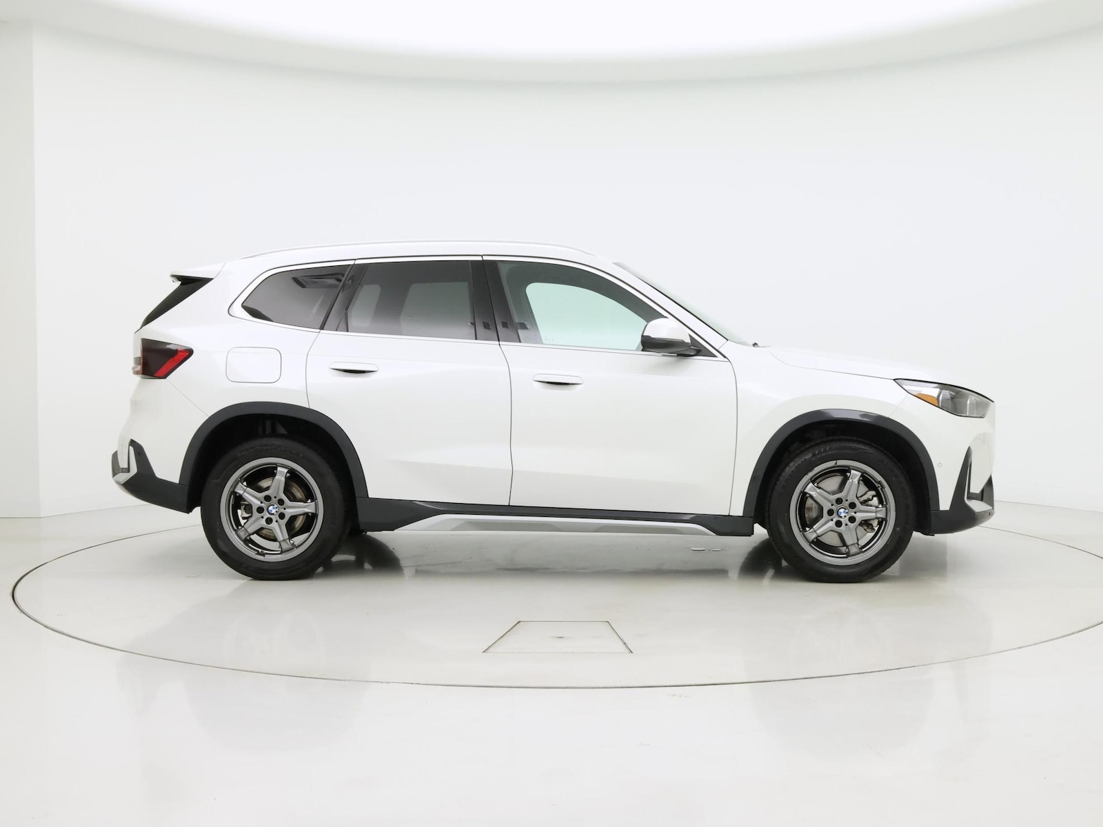 2025 BMW X1 28i - Photo 8