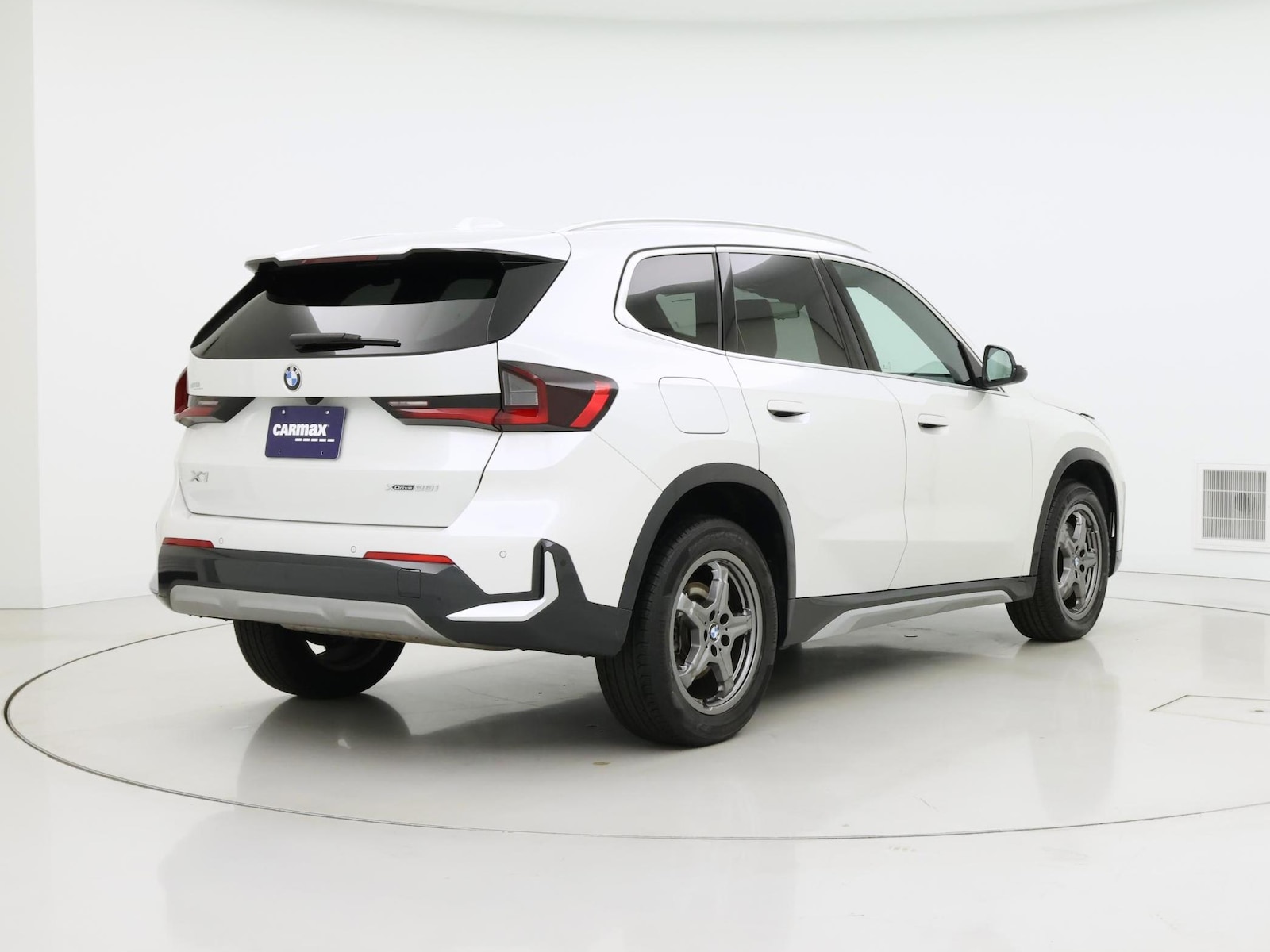 2025 BMW X1 28i - Photo 9