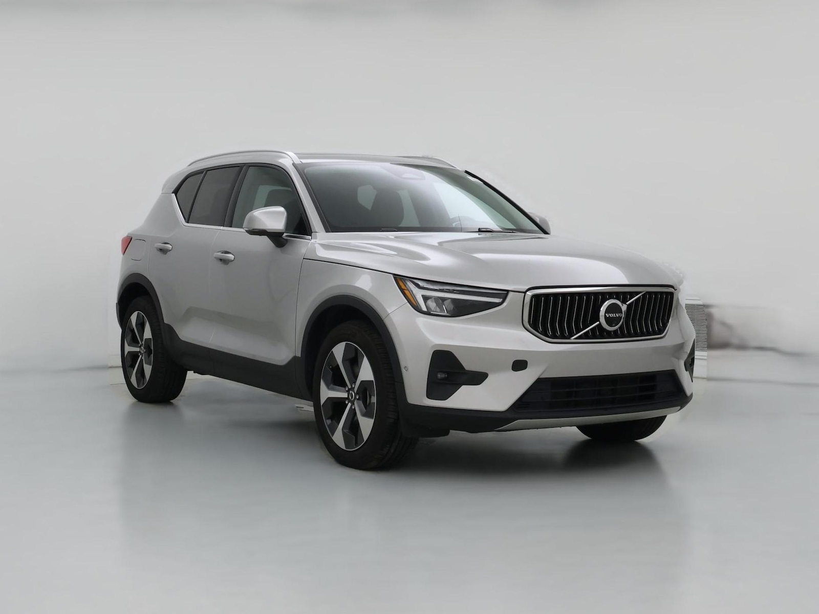 2025 Volvo XC40 Plus