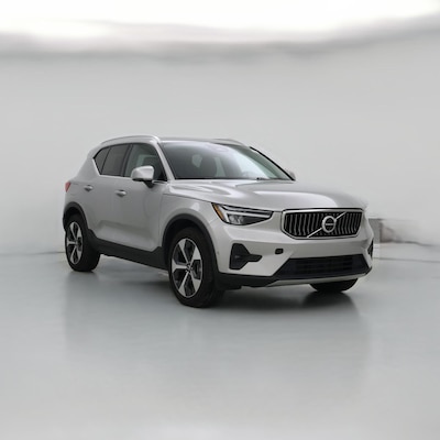 2025 Volvo XC40 B5 Plus Bright Theme