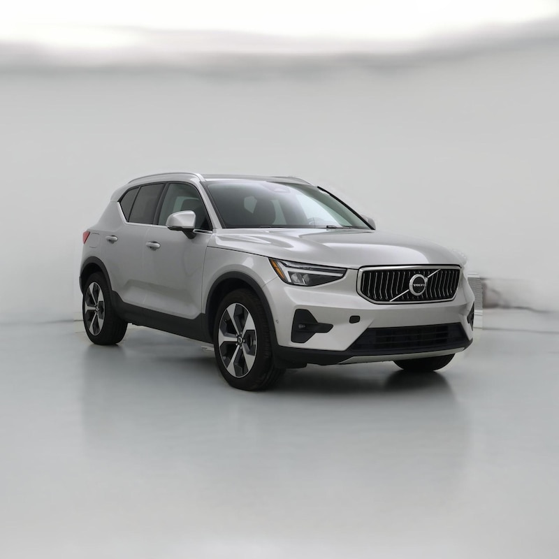 2025 Volvo XC40 B5 Plus Bright Theme