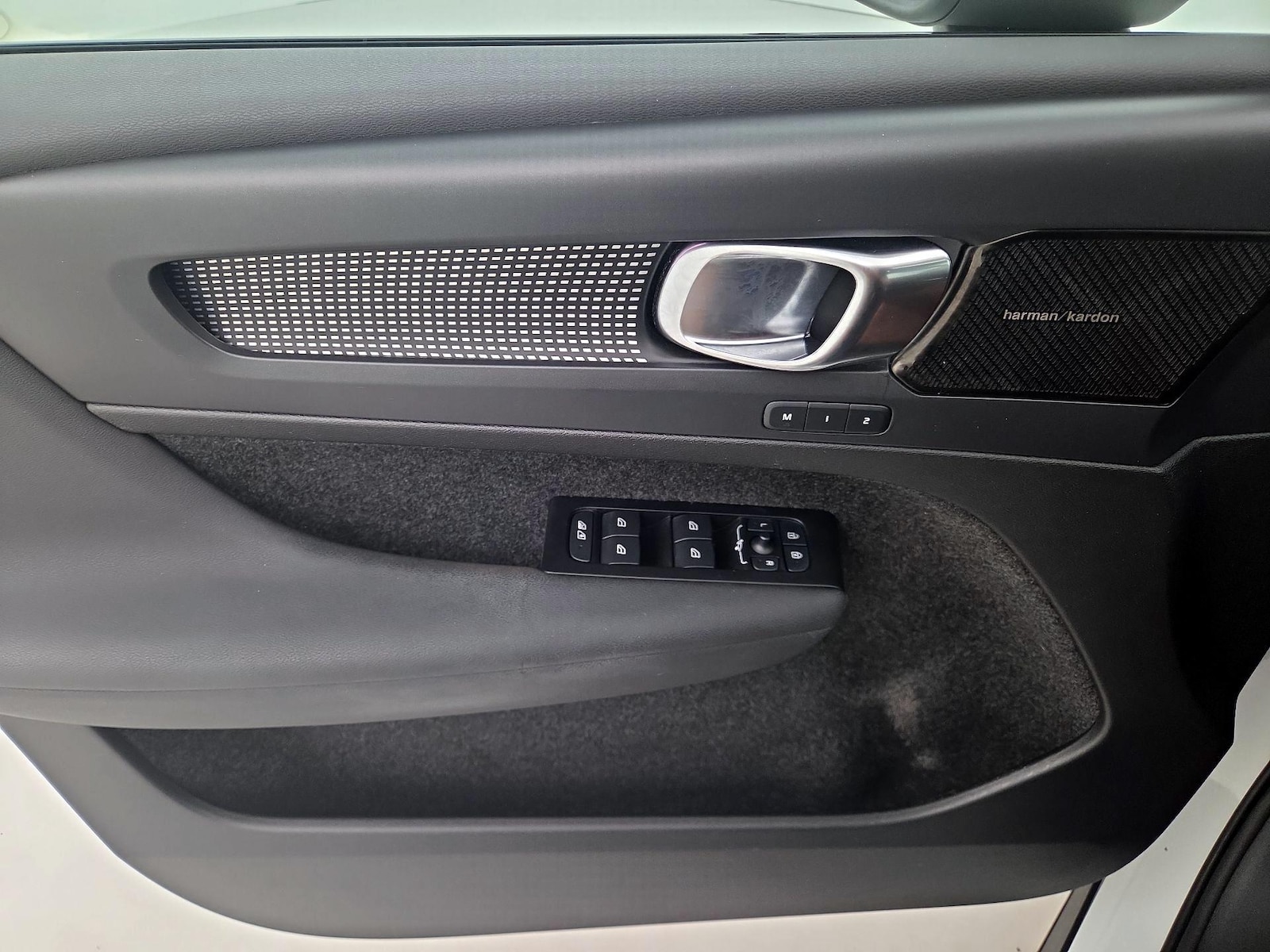 2022 Volvo XC40 Ultimate - Photo 13