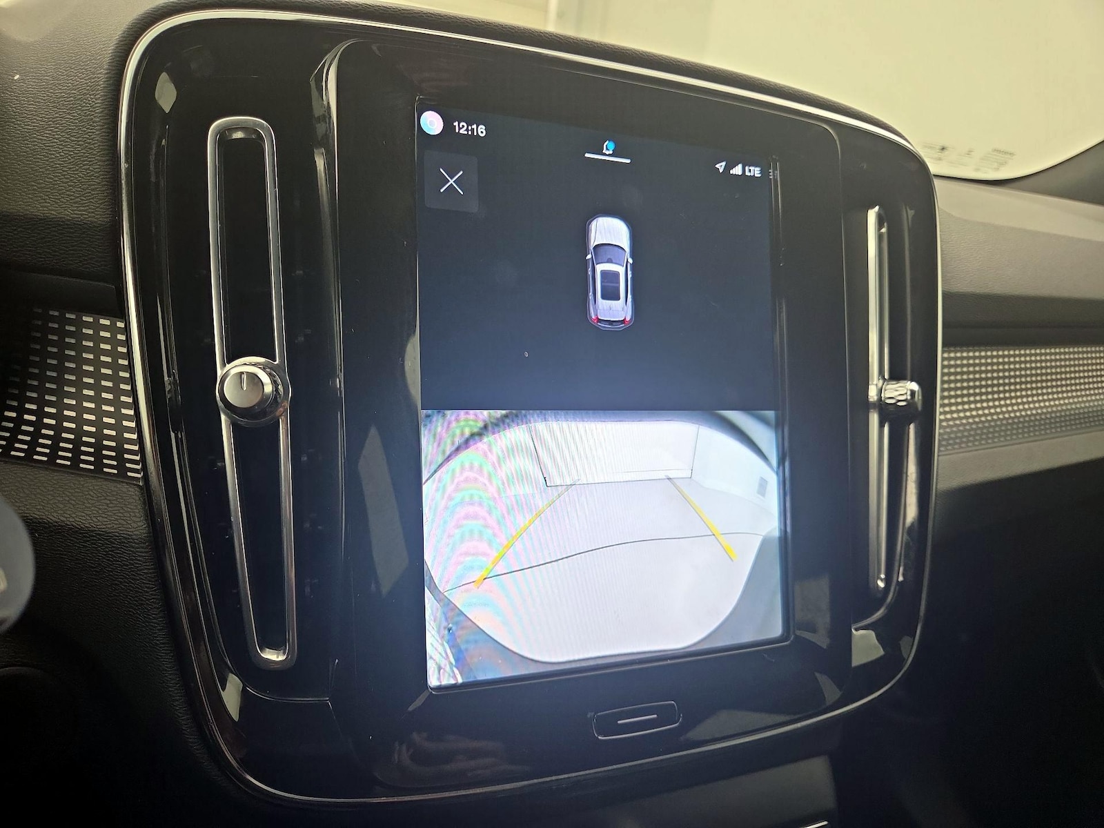 2022 Volvo XC40 Ultimate - Photo 16