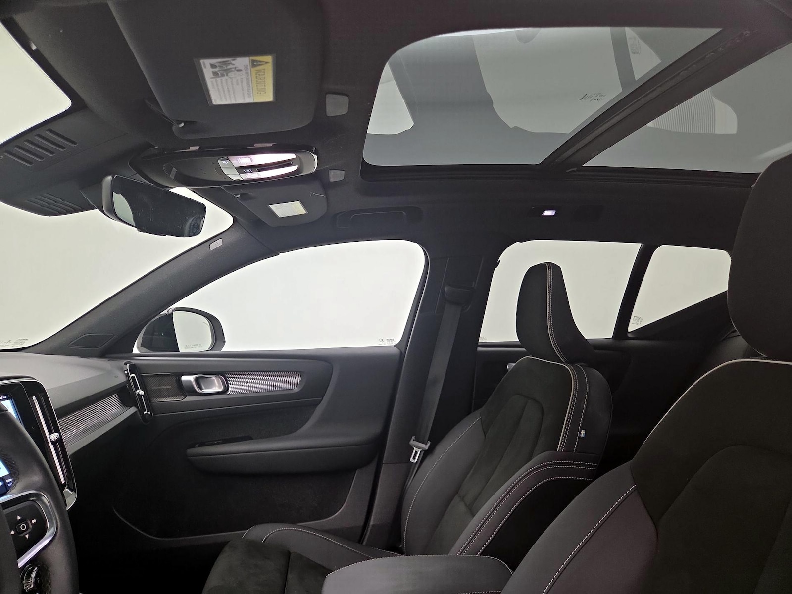 2022 Volvo XC40 Ultimate - Photo 21