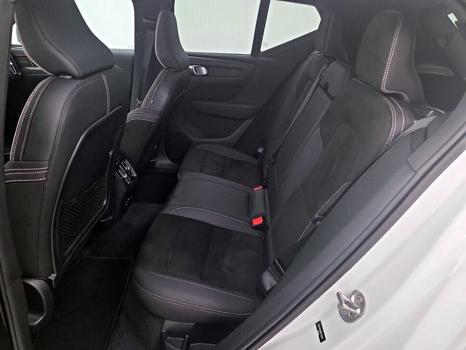 2022 Volvo XC40 Ultimate - Photo 22